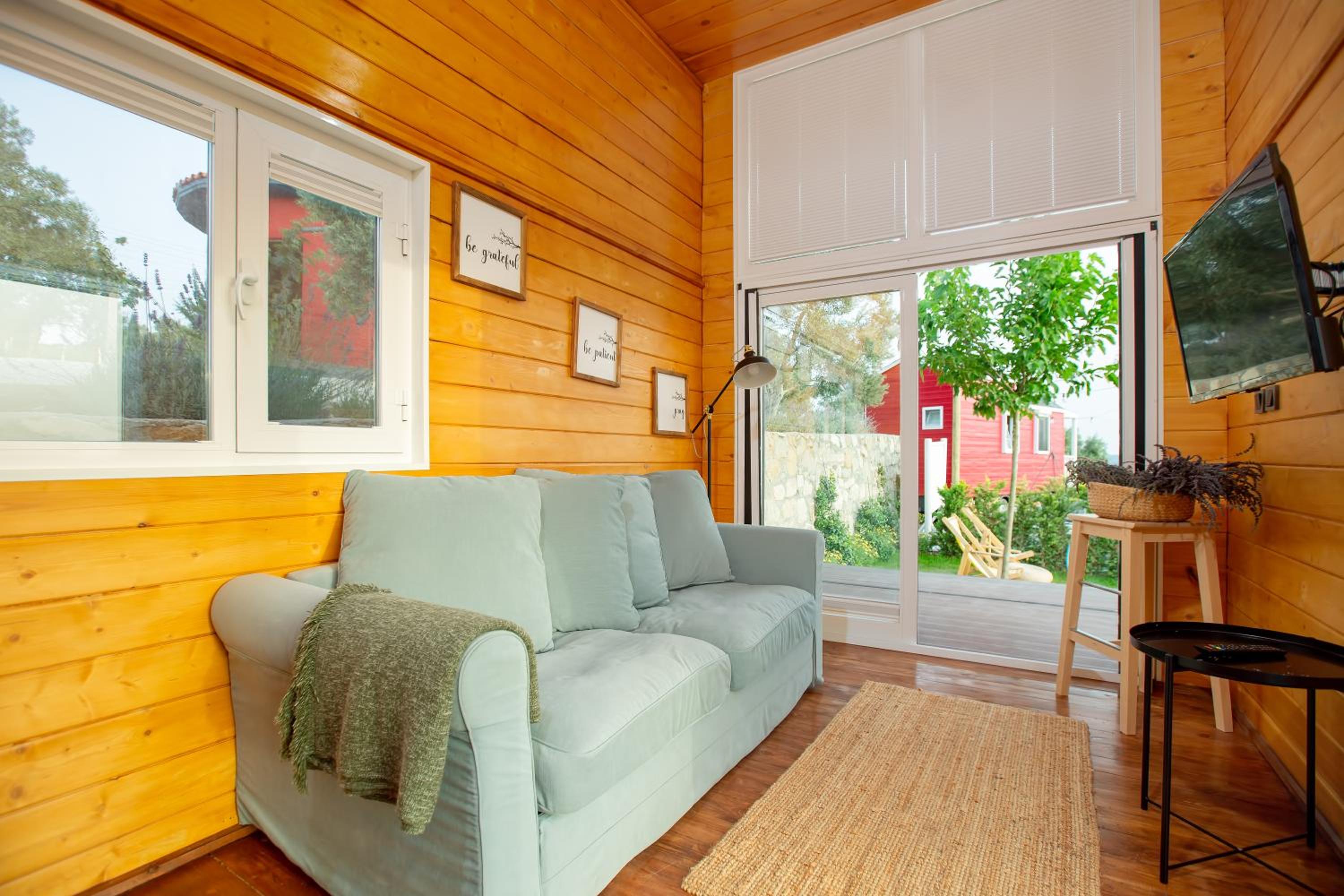 Superior Bungalow - Photo 4