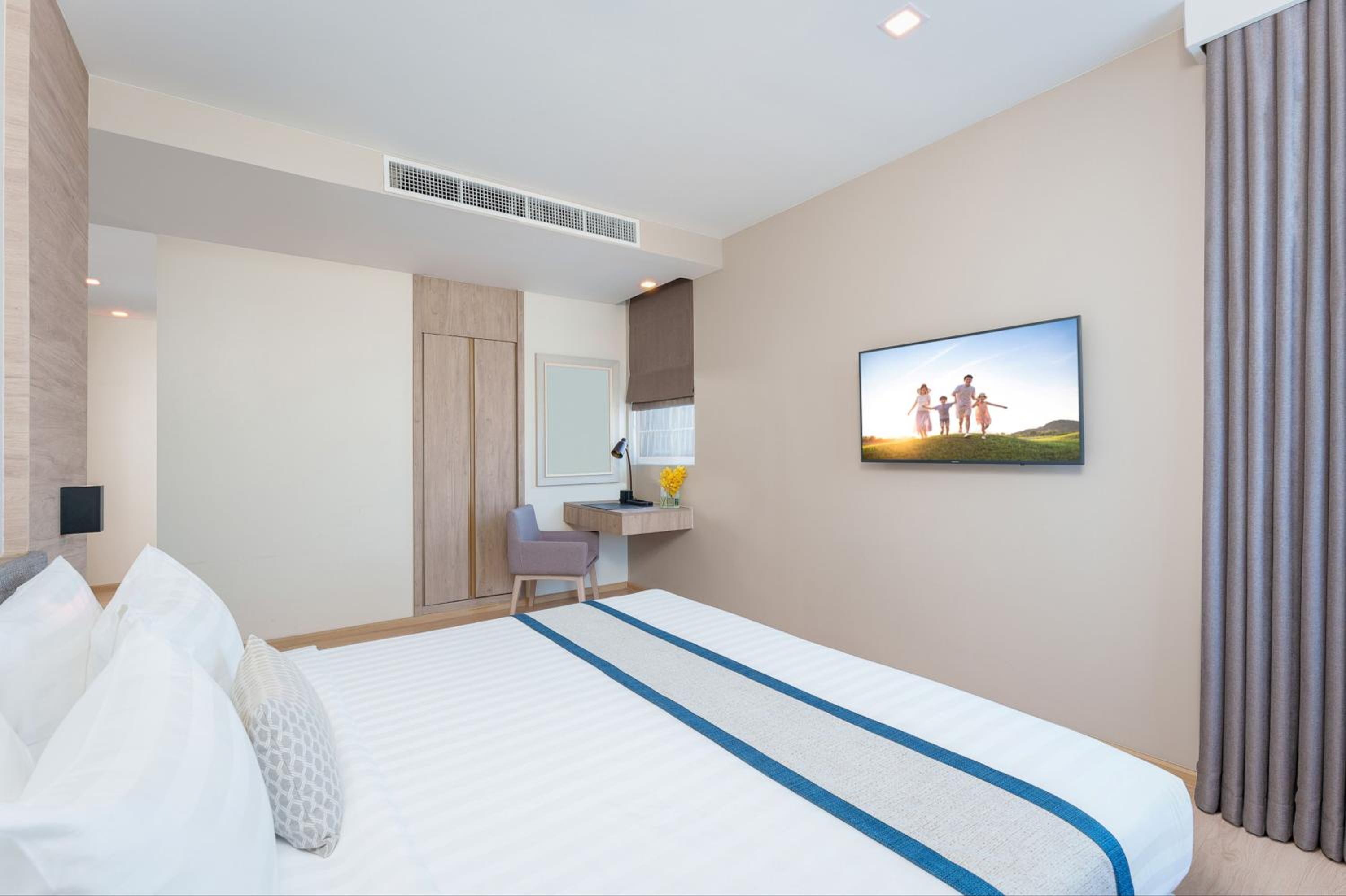 Two-Bedroom Apartment - Photo 9