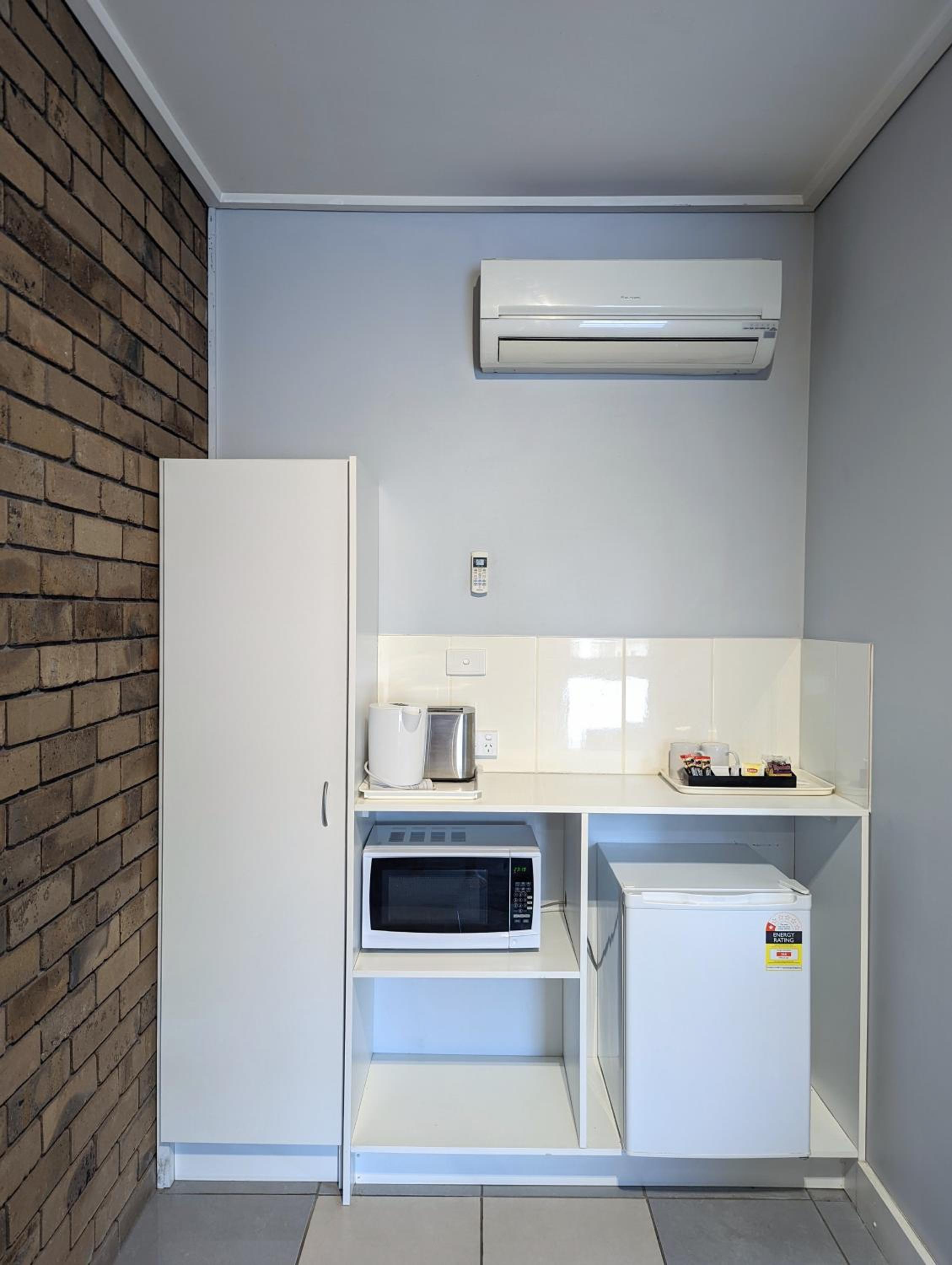 Budget Double Room photo 2