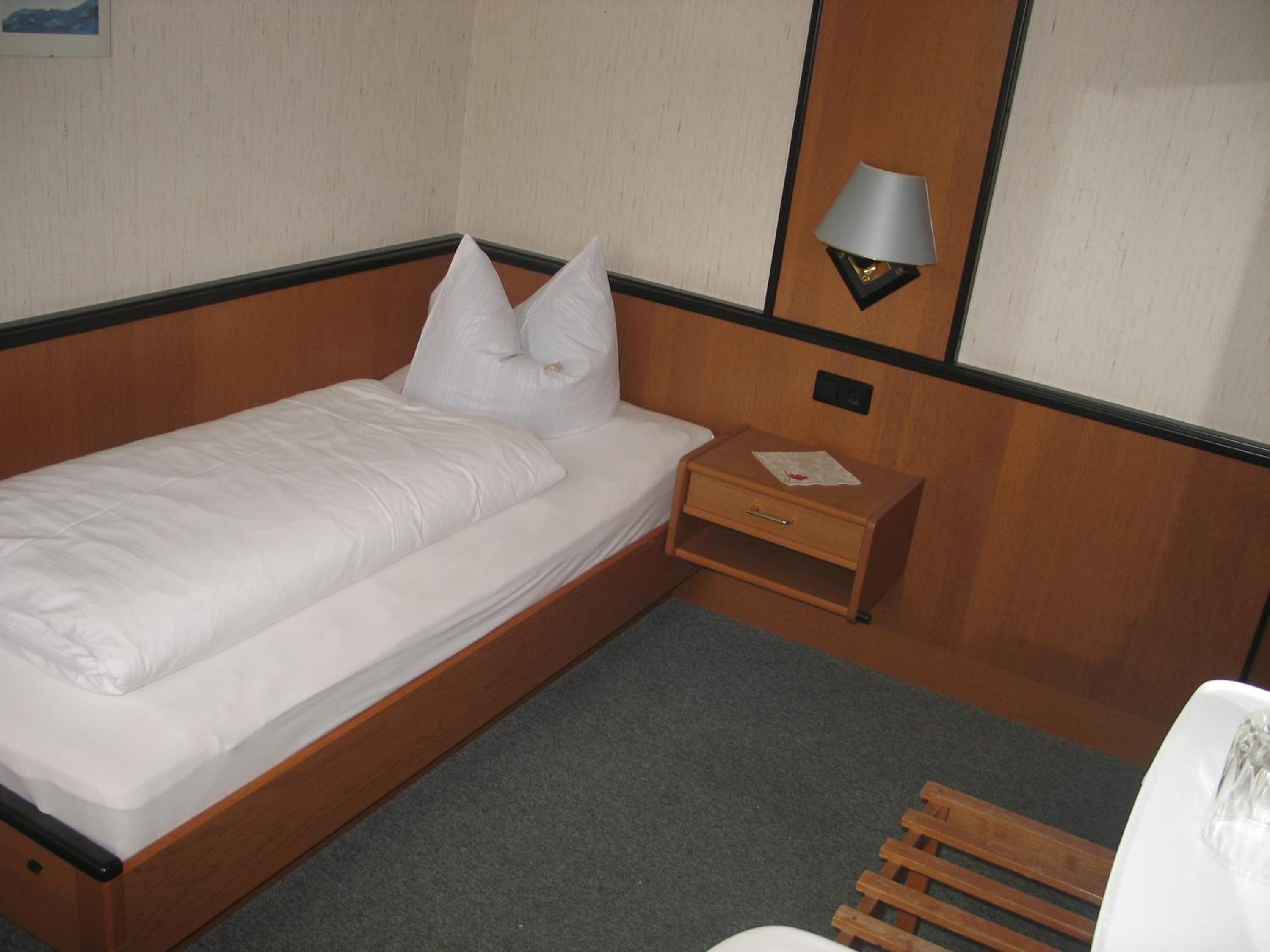 Single Room with Private External Bathroom