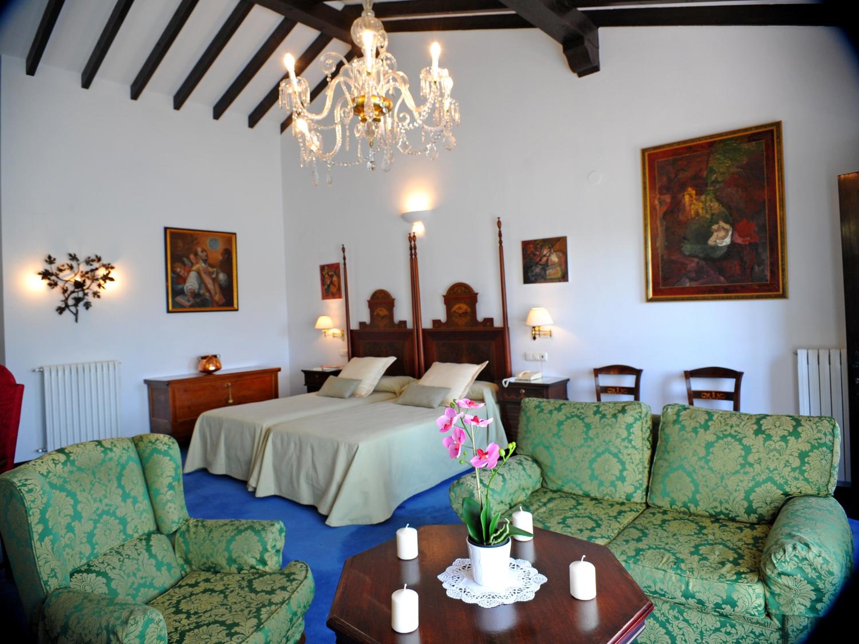 Suite with Hydro Massage and Terrace - Photo 4
