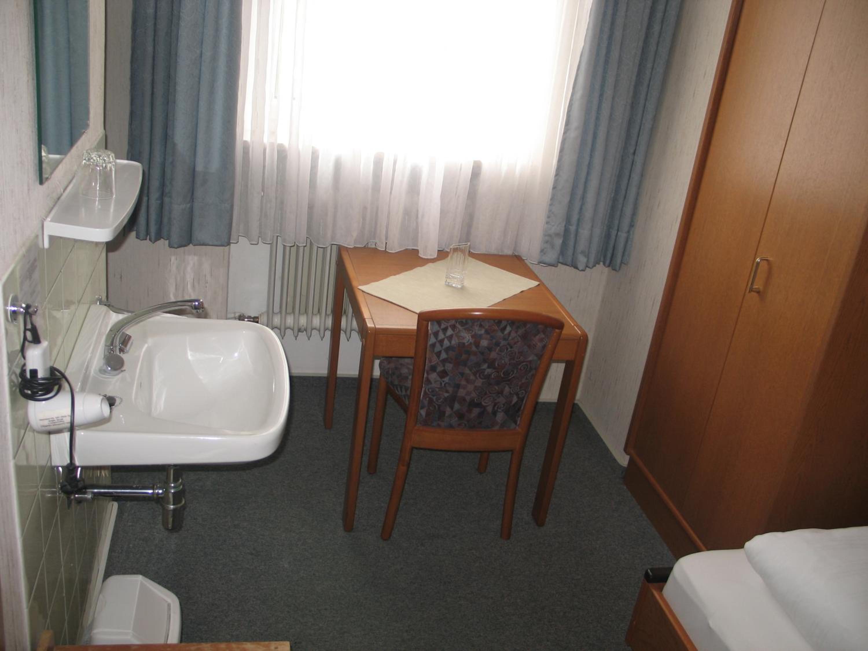 Single Room with Shared Toilet