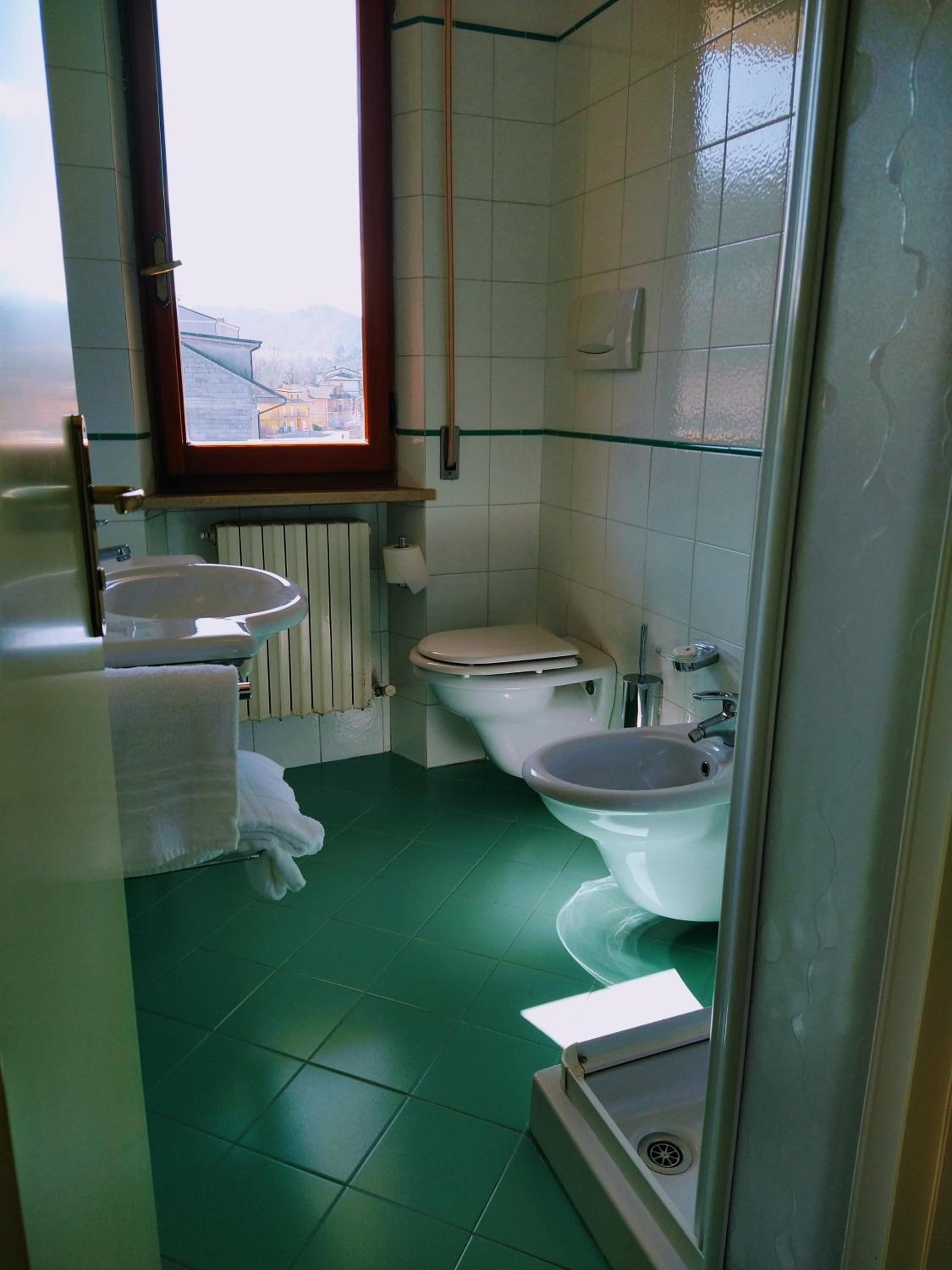 Double or Twin Room - Photo 3