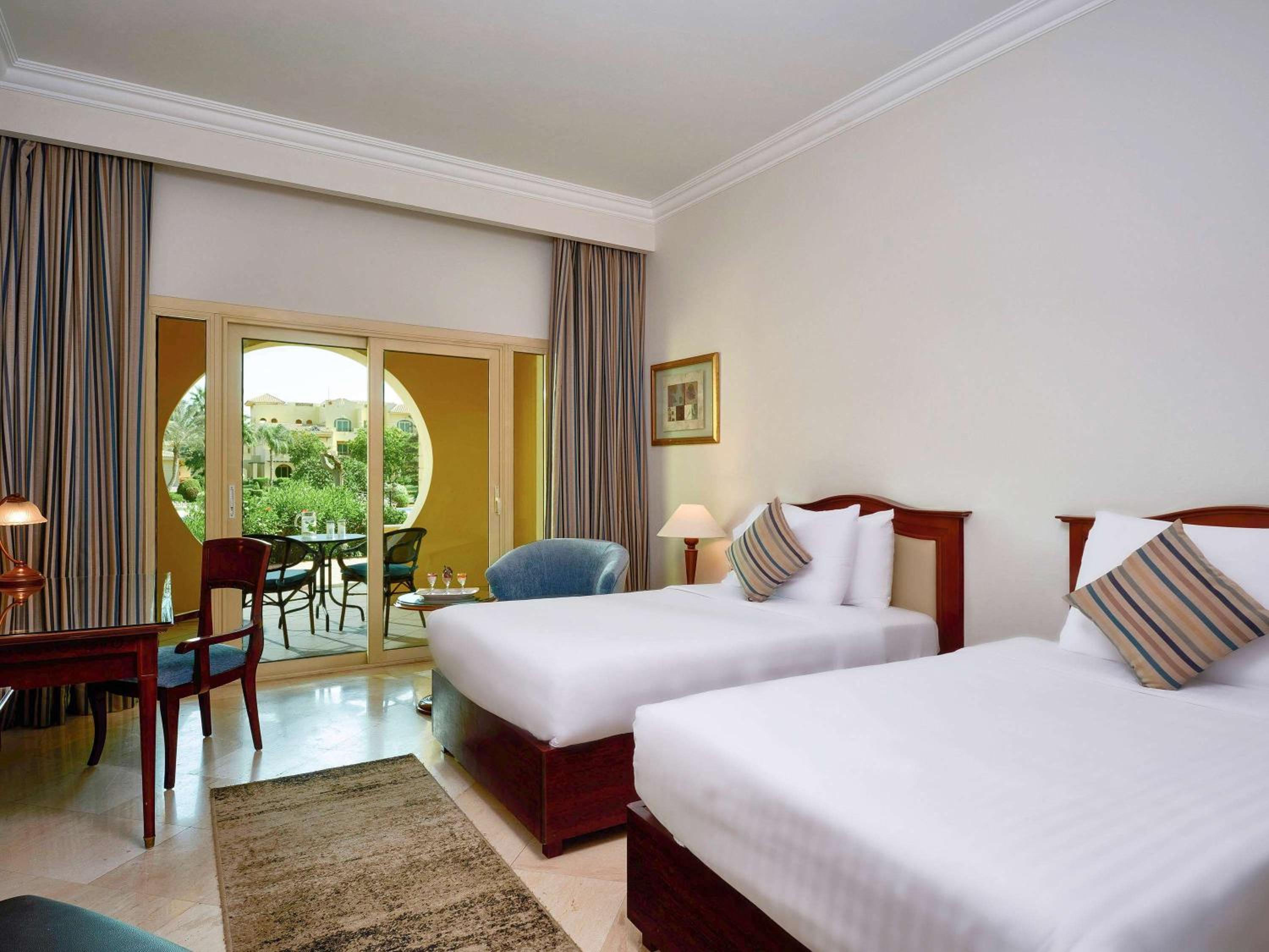 Deluxe Twin Room With Garden and Pool View