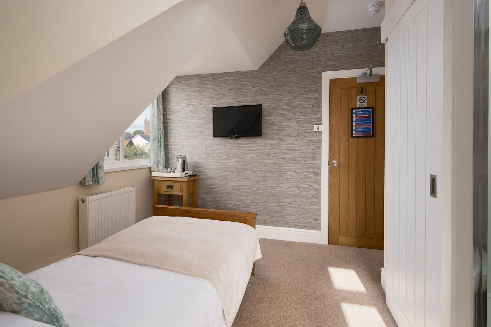 Deluxe Single Room with Sea View photo 3