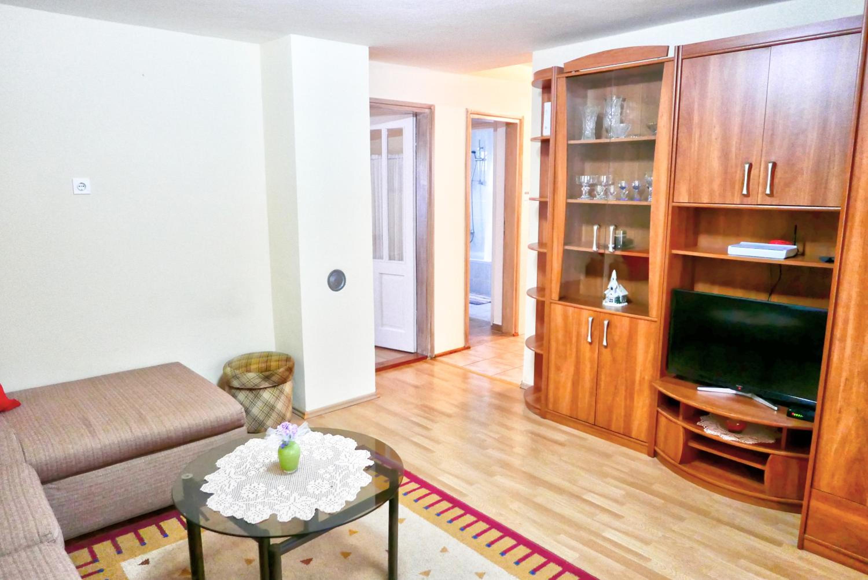 One-Bedroom Apartment - Photo 4