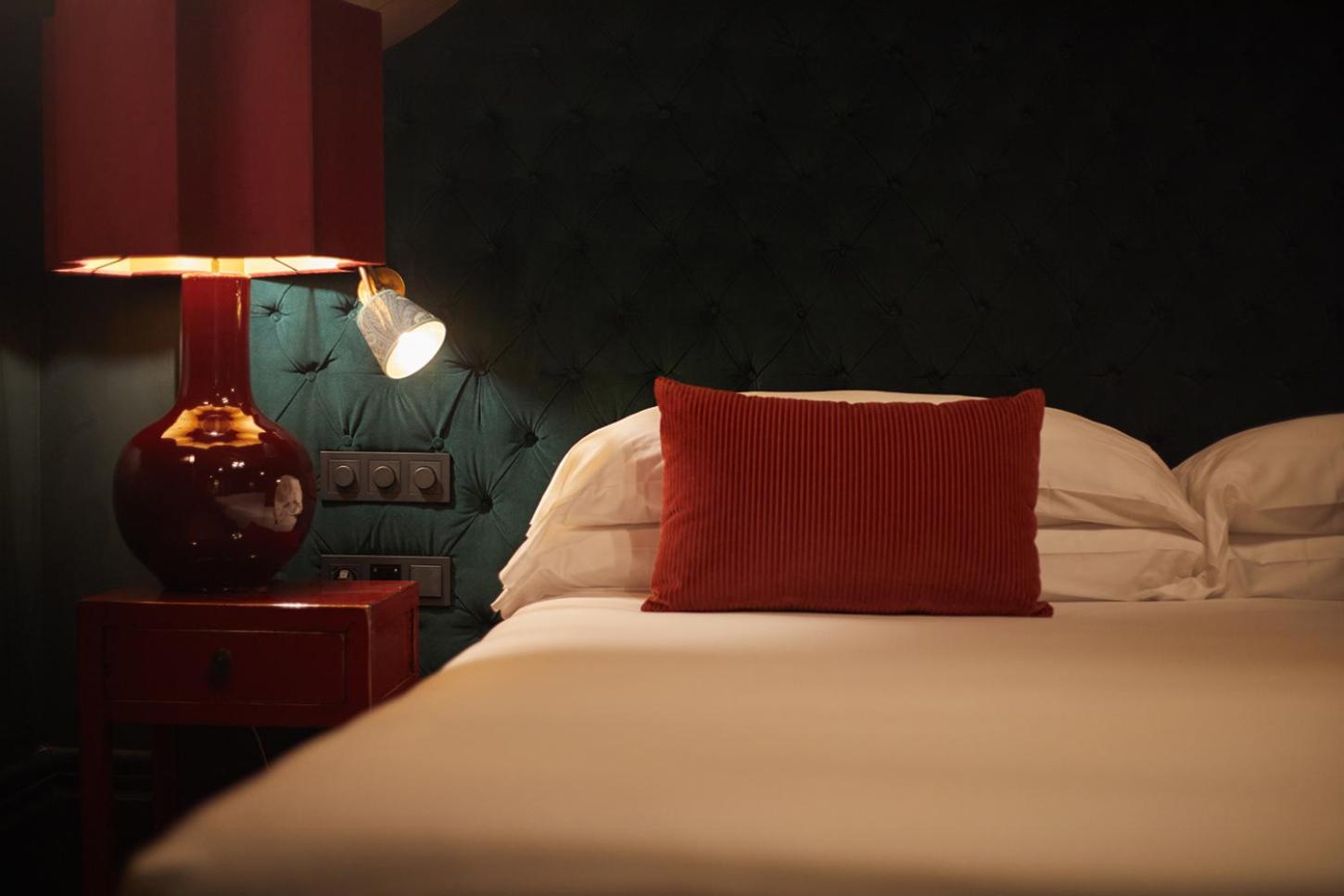 Suite 8