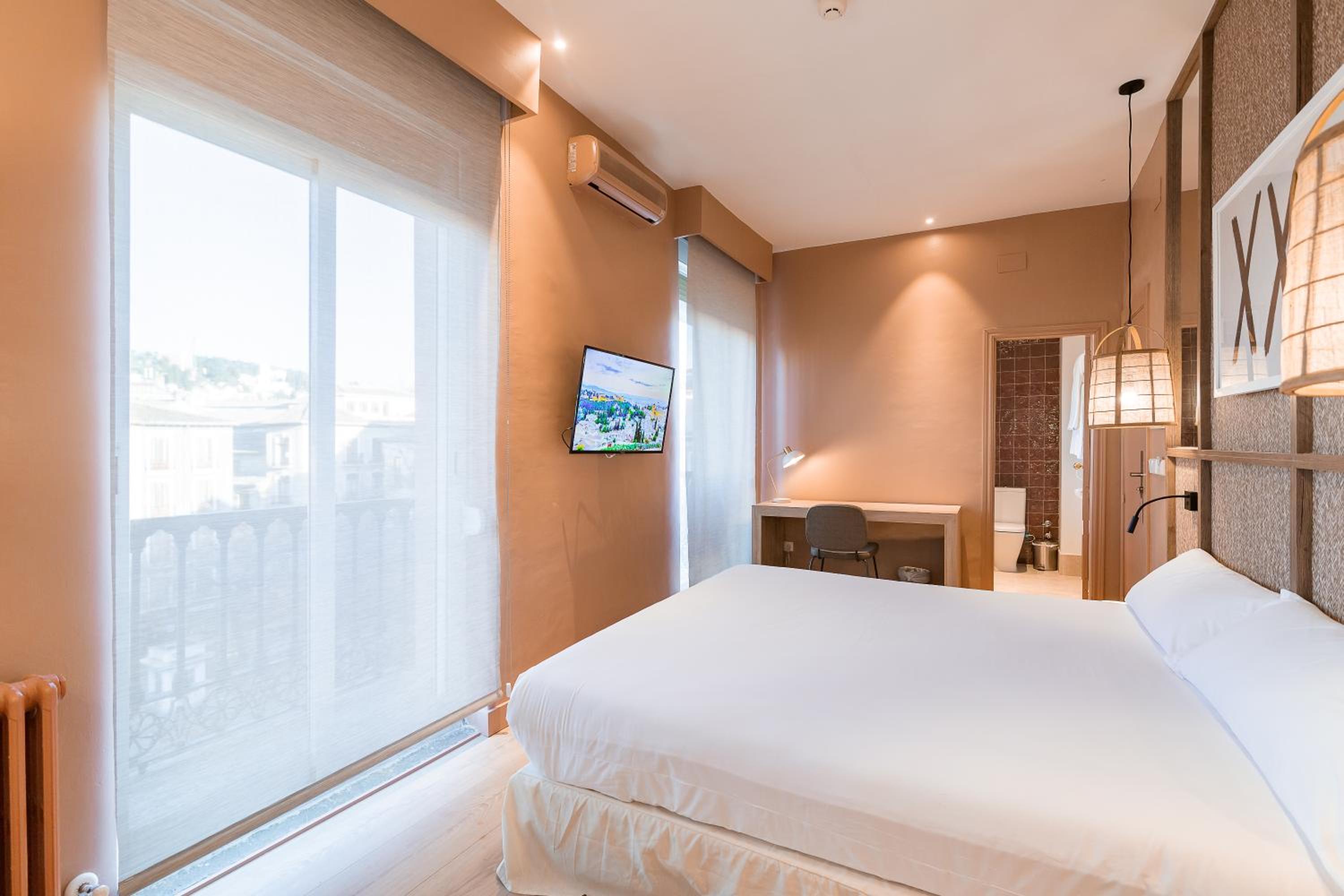 Large Double Or Twin Room photo 2
