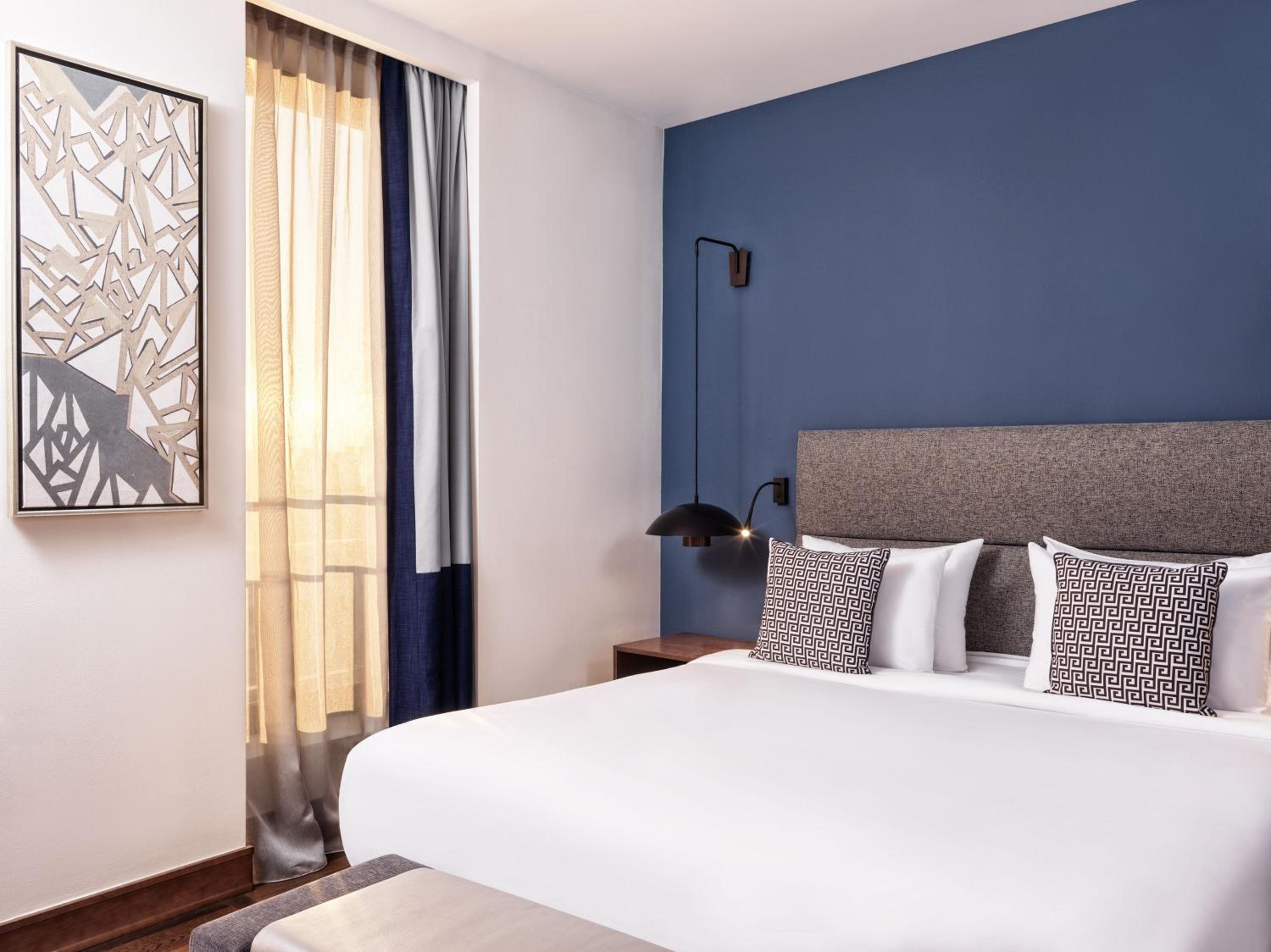 Special Offer - Classic Room with Free Parking - Photo 5