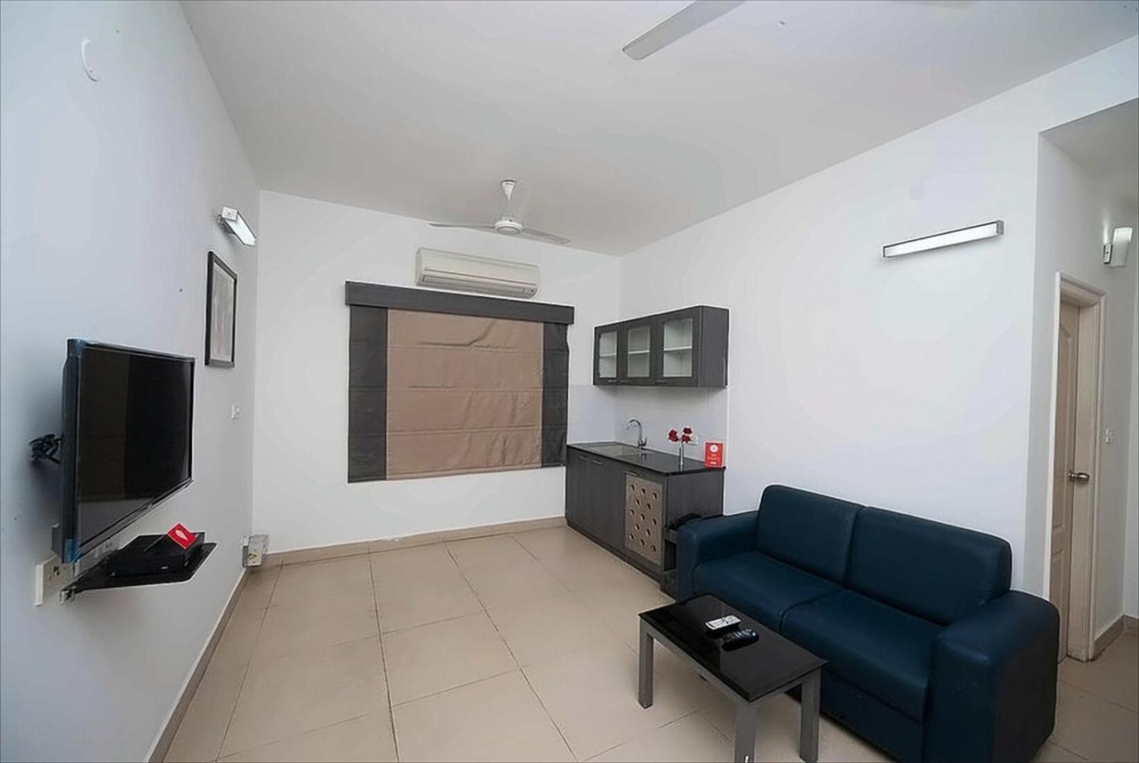 Deluxe Double Room (2 Adults + 1 Child) - Photo 8