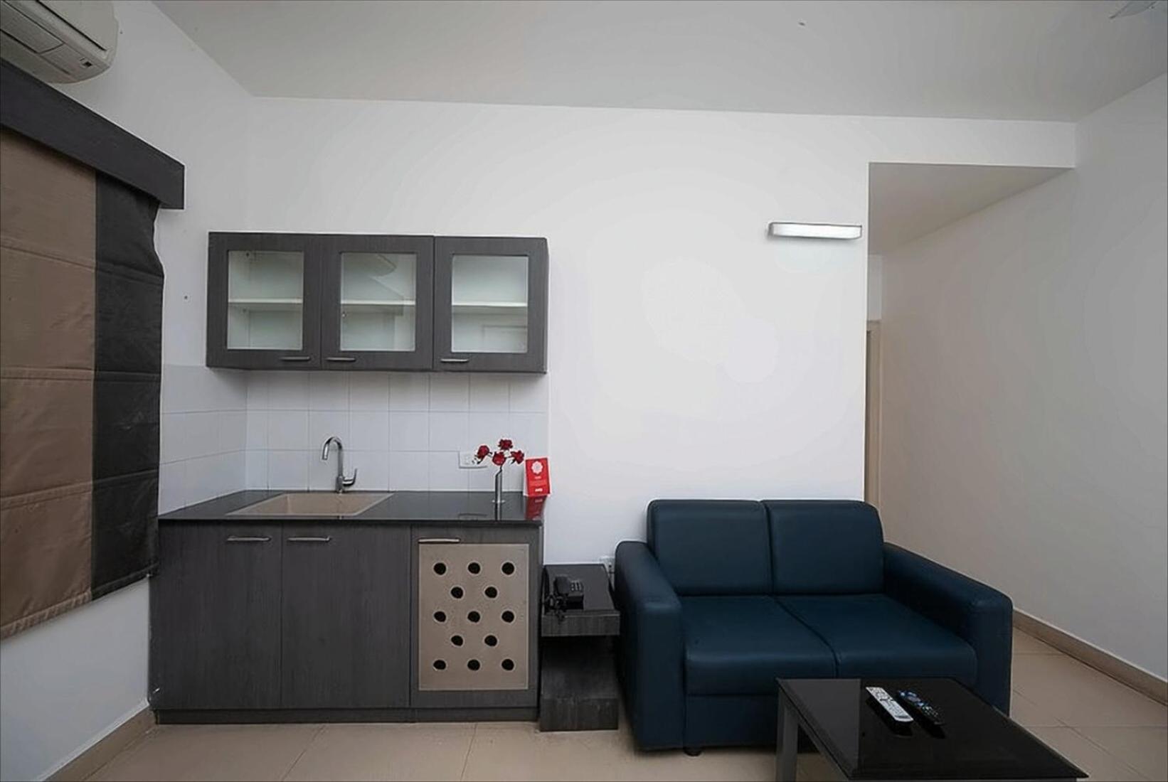 Deluxe Double Room (2 Adults + 1 Child) - Photo 7