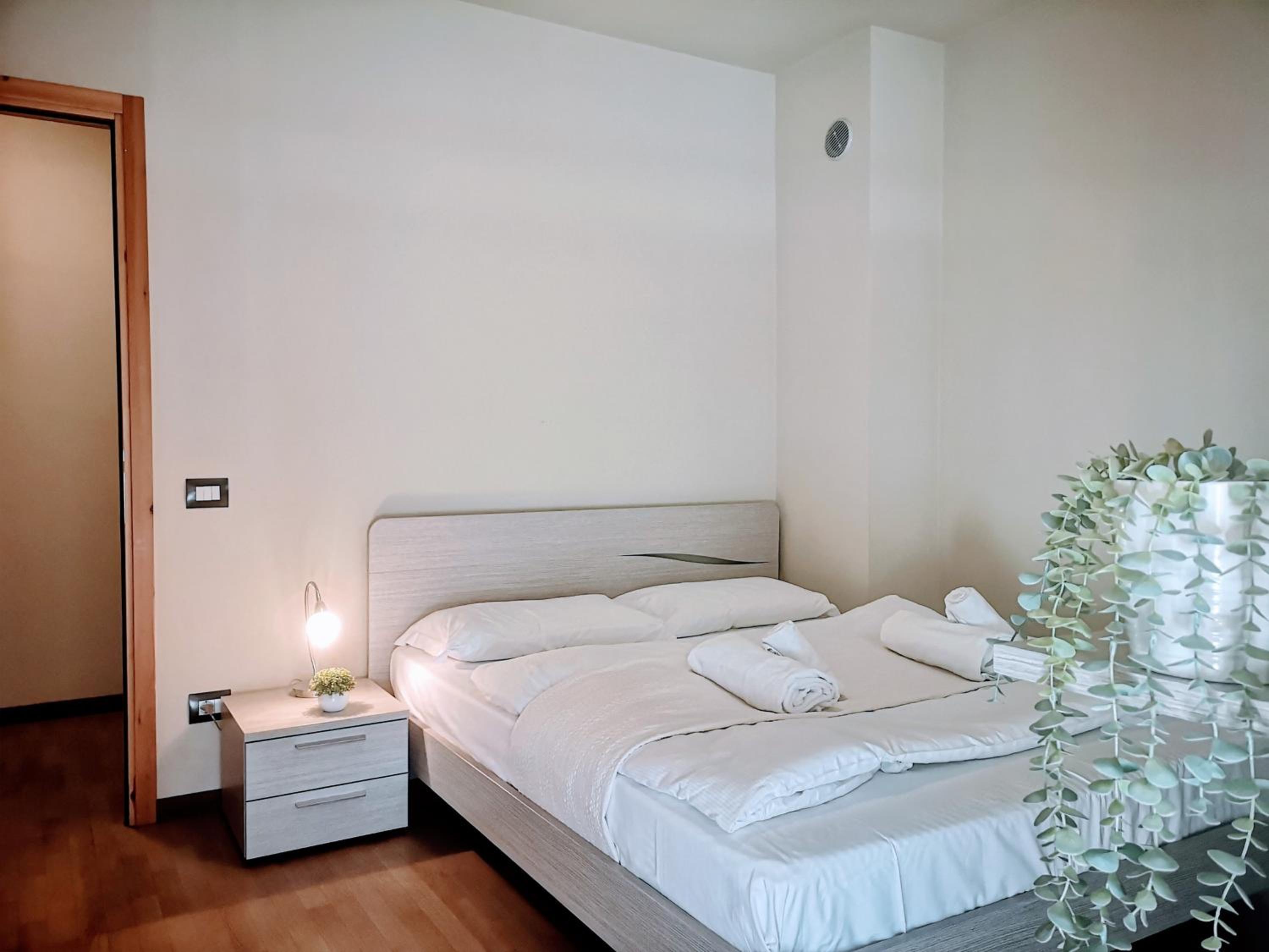 Apartment with Balcony photo 1