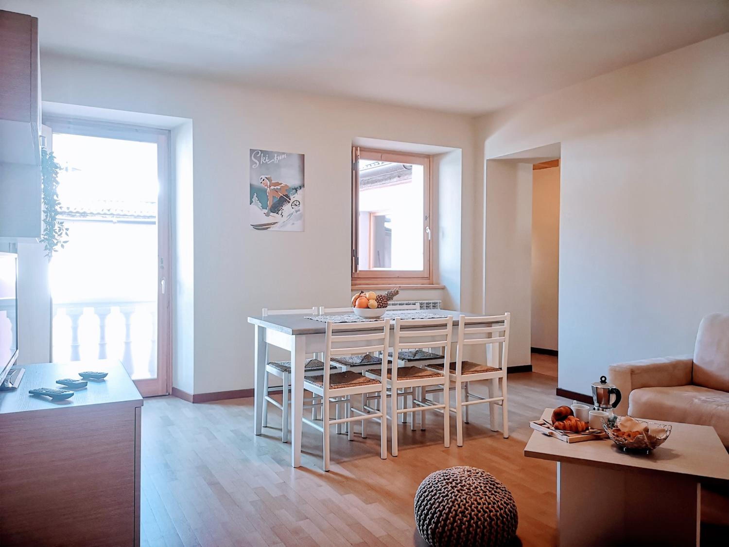 Apartment with Balcony photo 3