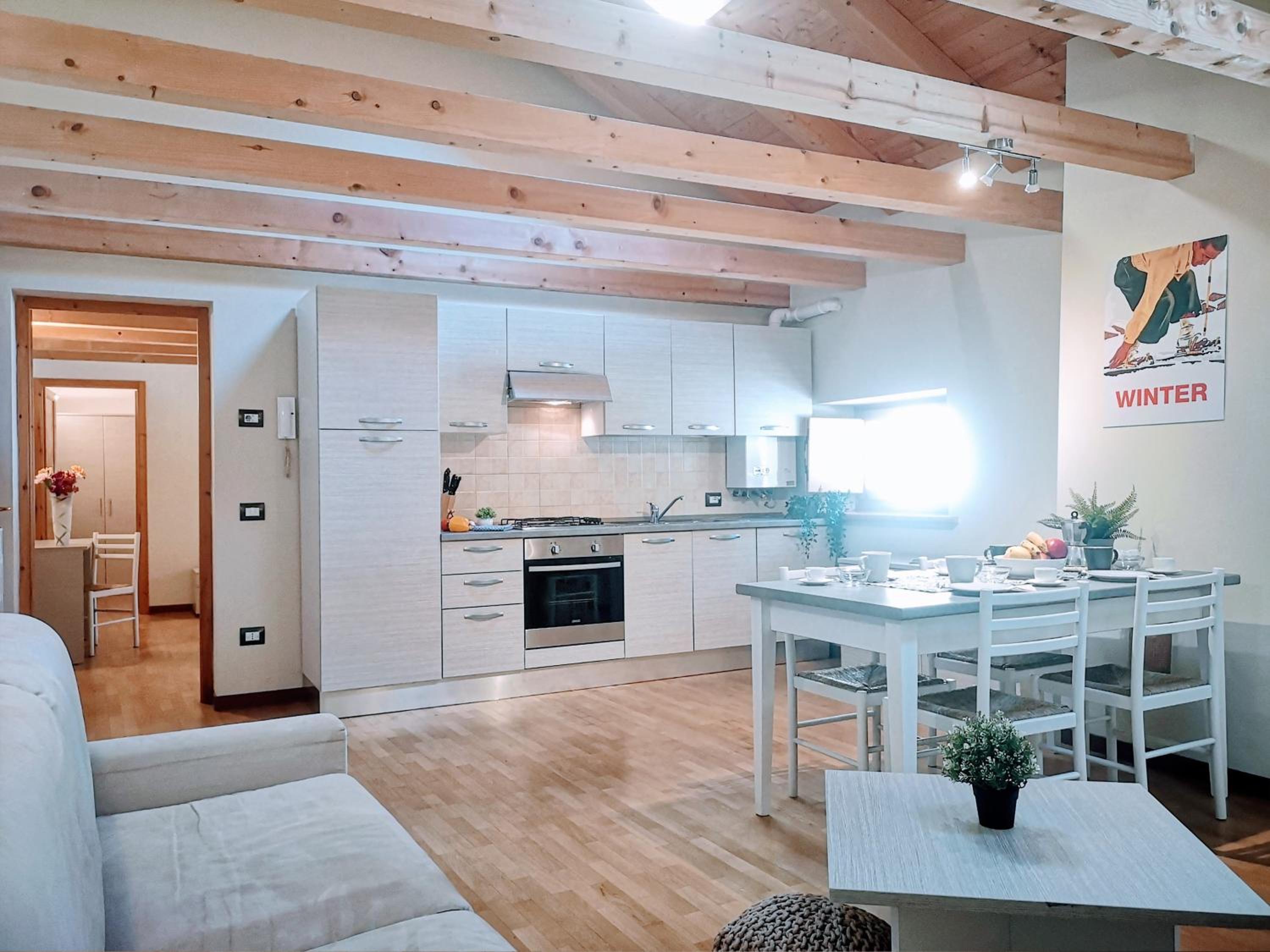 Apartment with Mountain View photo 3