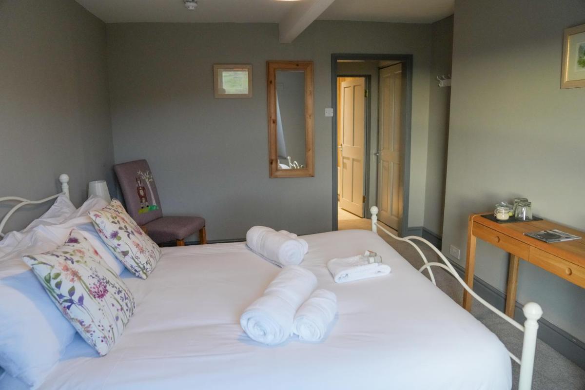 Deluxe King Suite photo 1