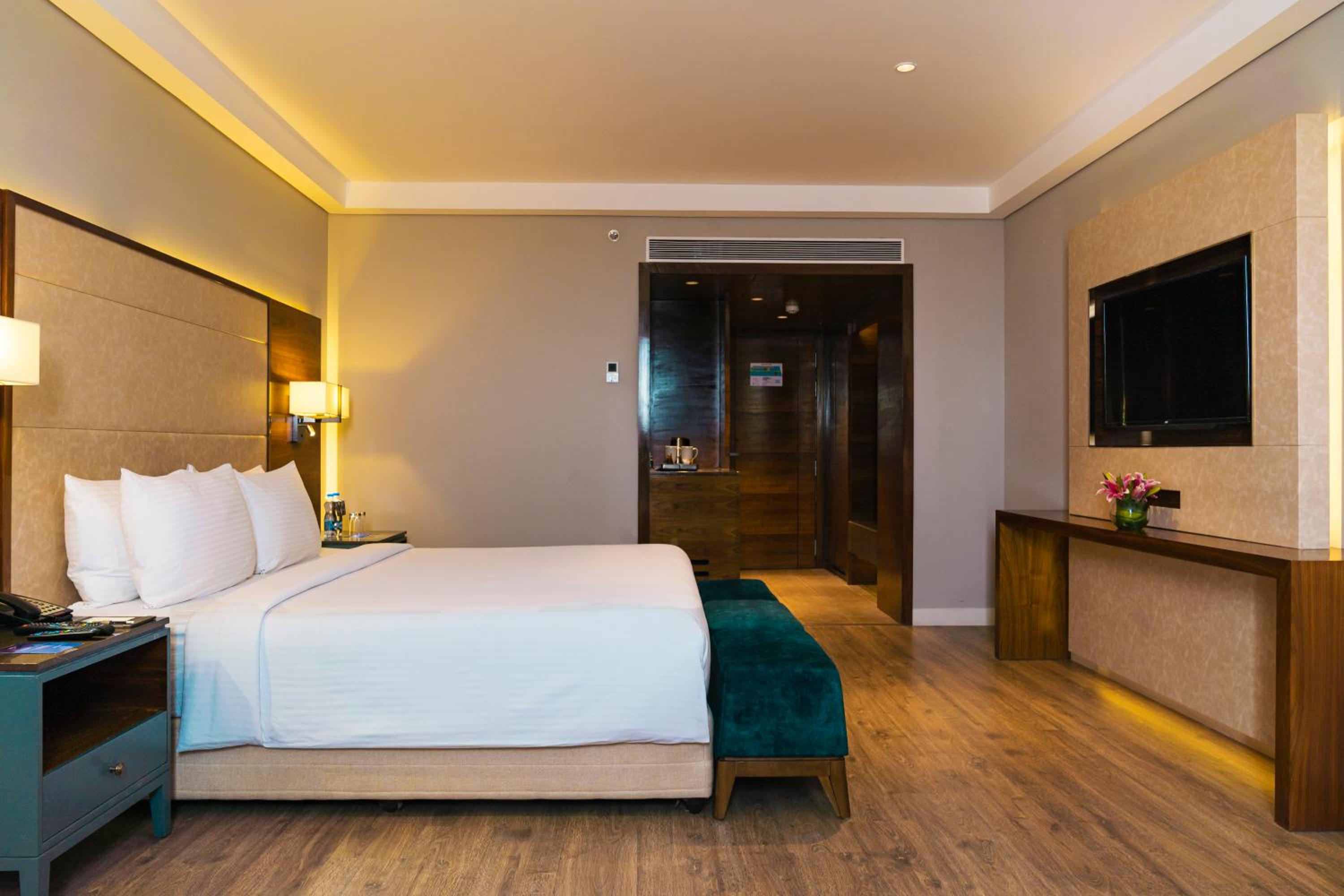Deluxe Room - Photo 1