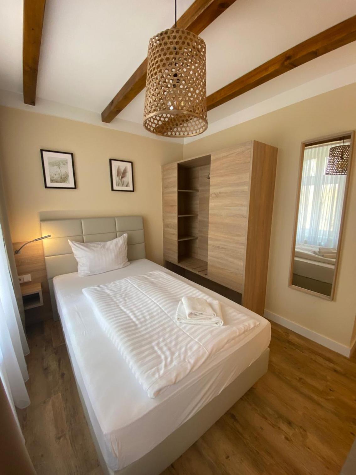 Single Room photo 2