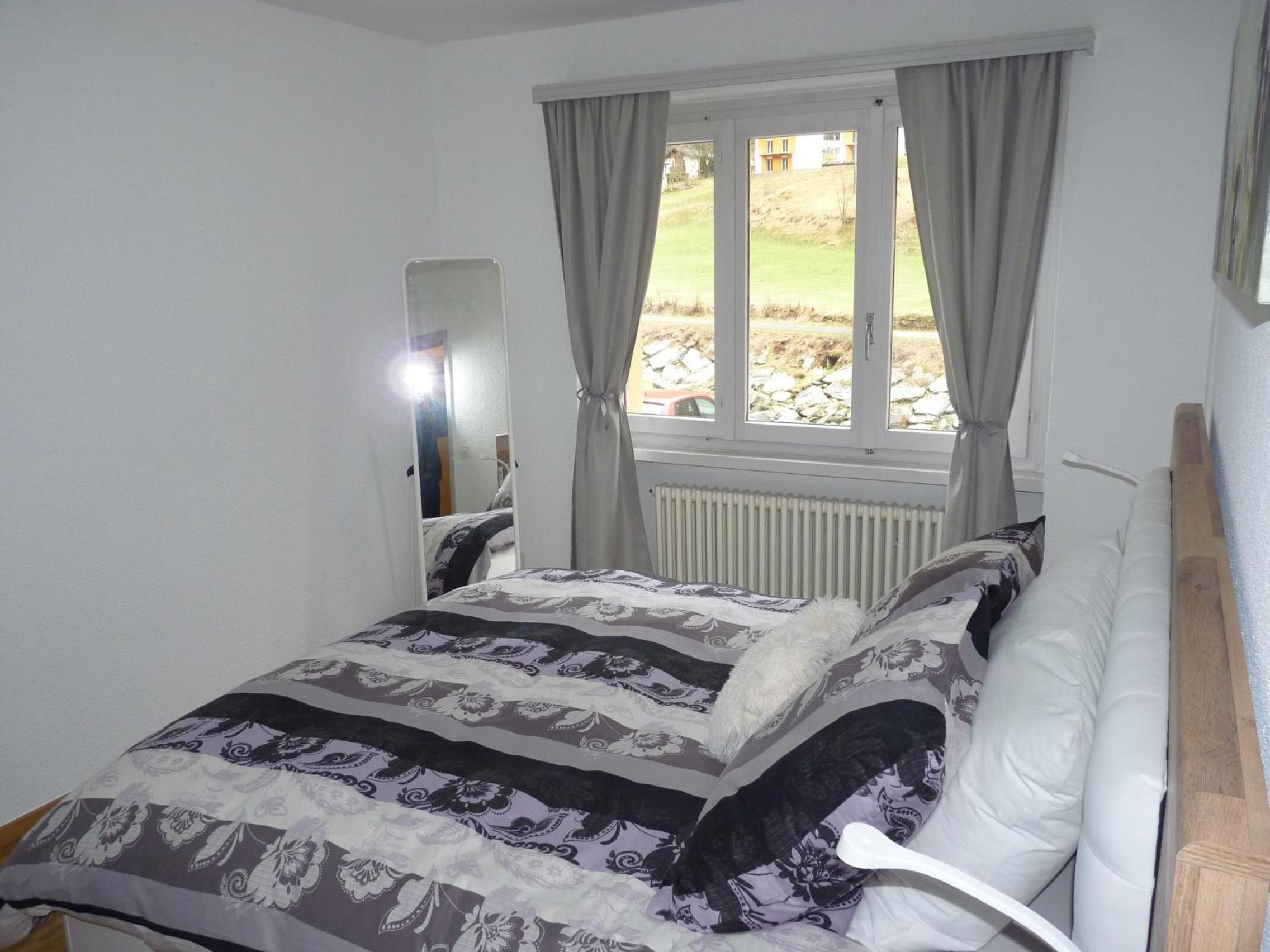 Large Double Room with Shared Bathroom photo 3