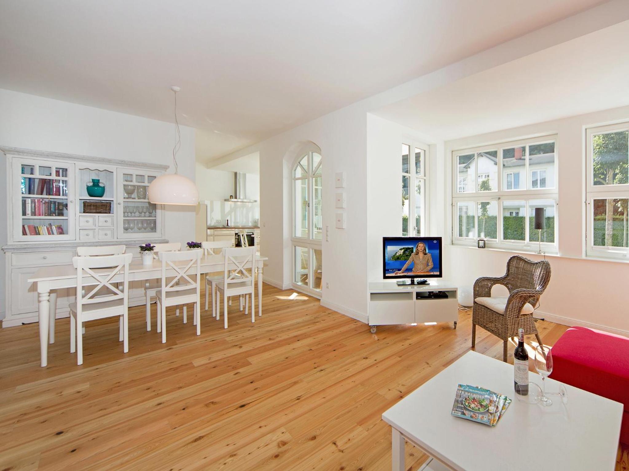 Two-Bedroom Deluxe Apartment with Garden View photo 1