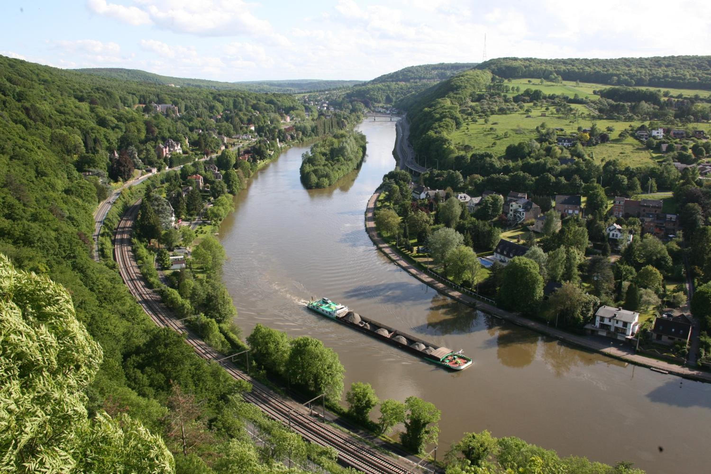 Deluxe Double or Twin Room with River View photo 2