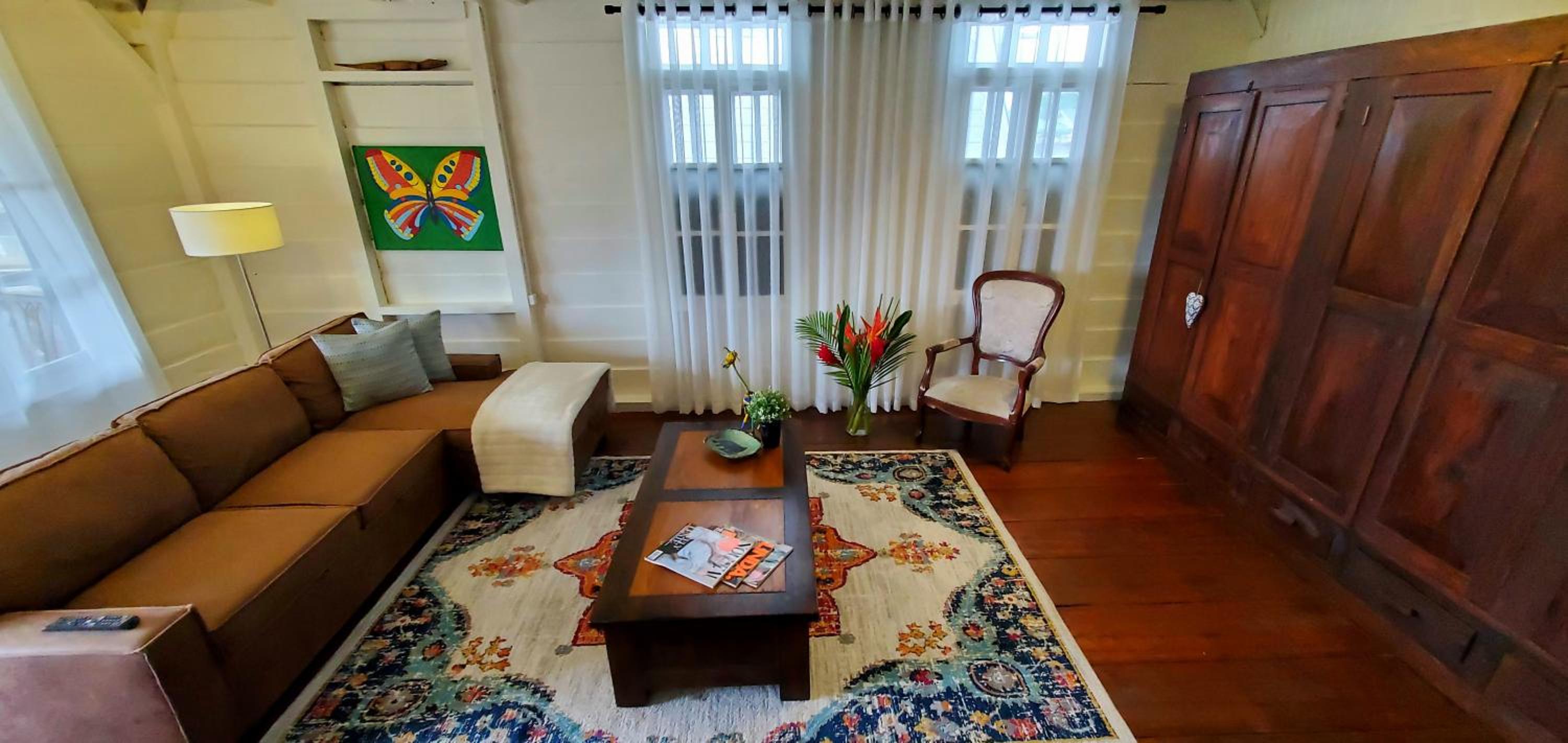 Apartment with Balcony photo 2