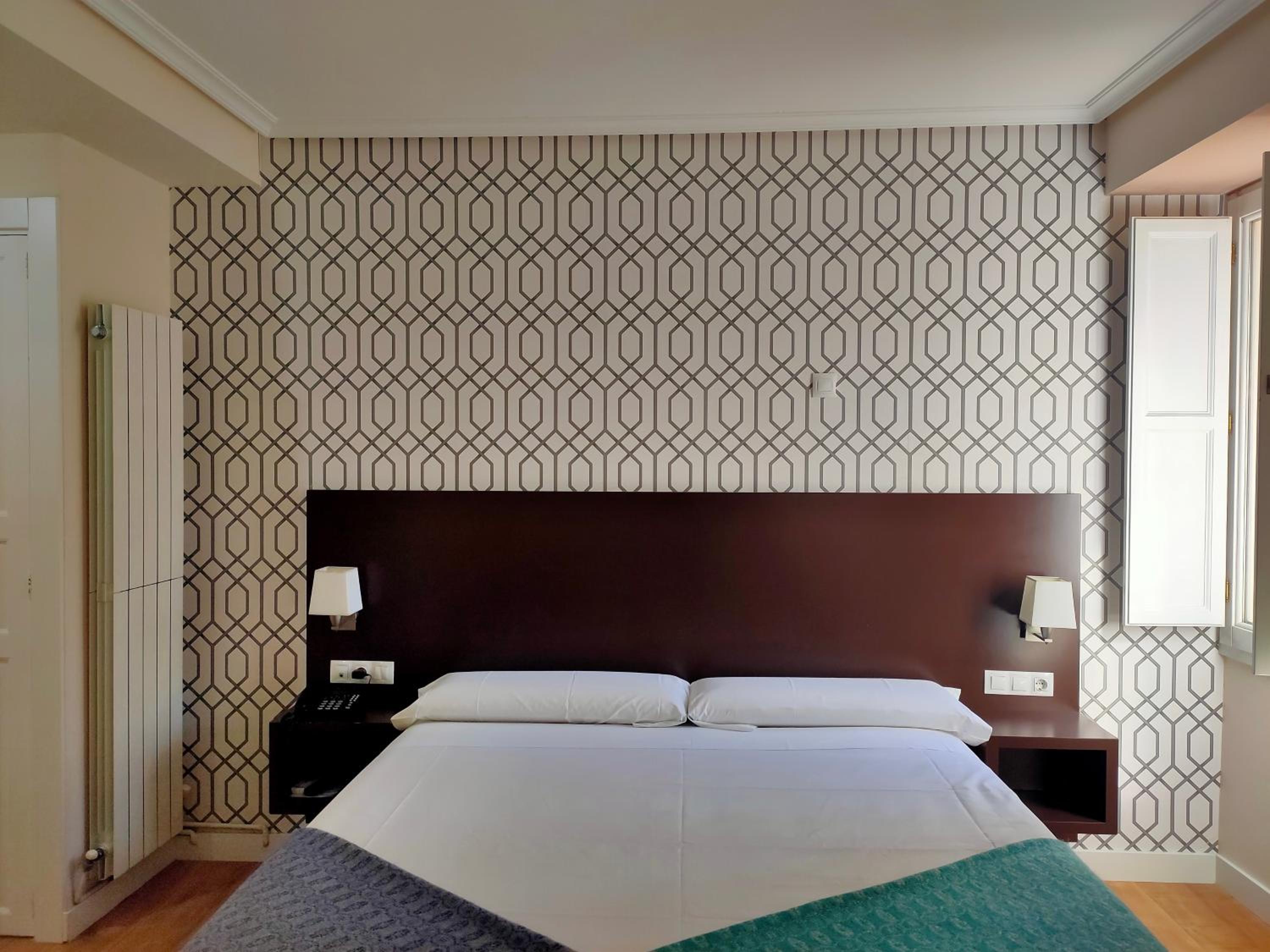 King Room with Garden View - Photo 6