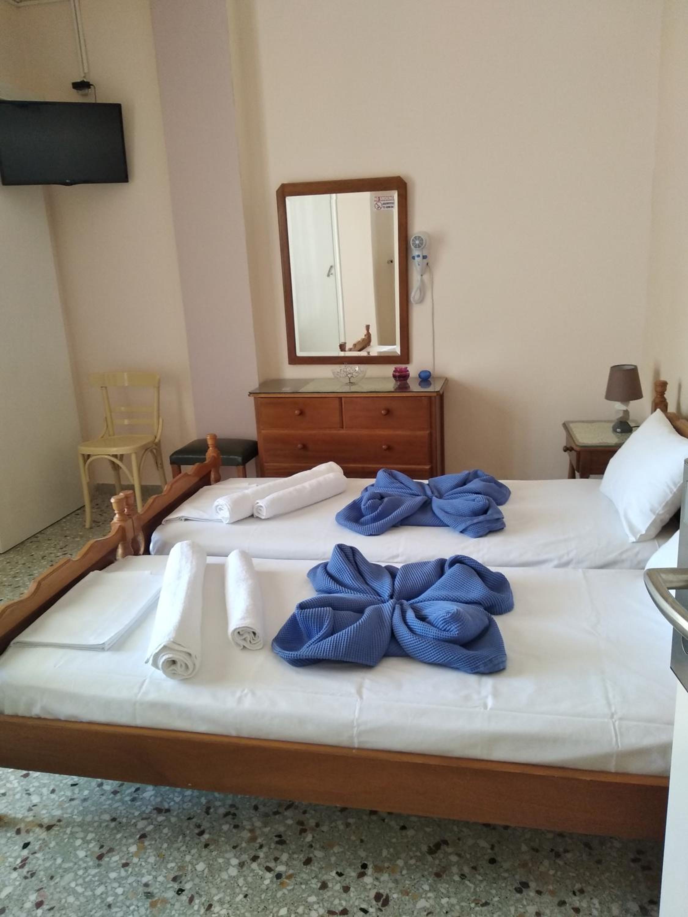 Standard Twin Room with Garden View photo 3