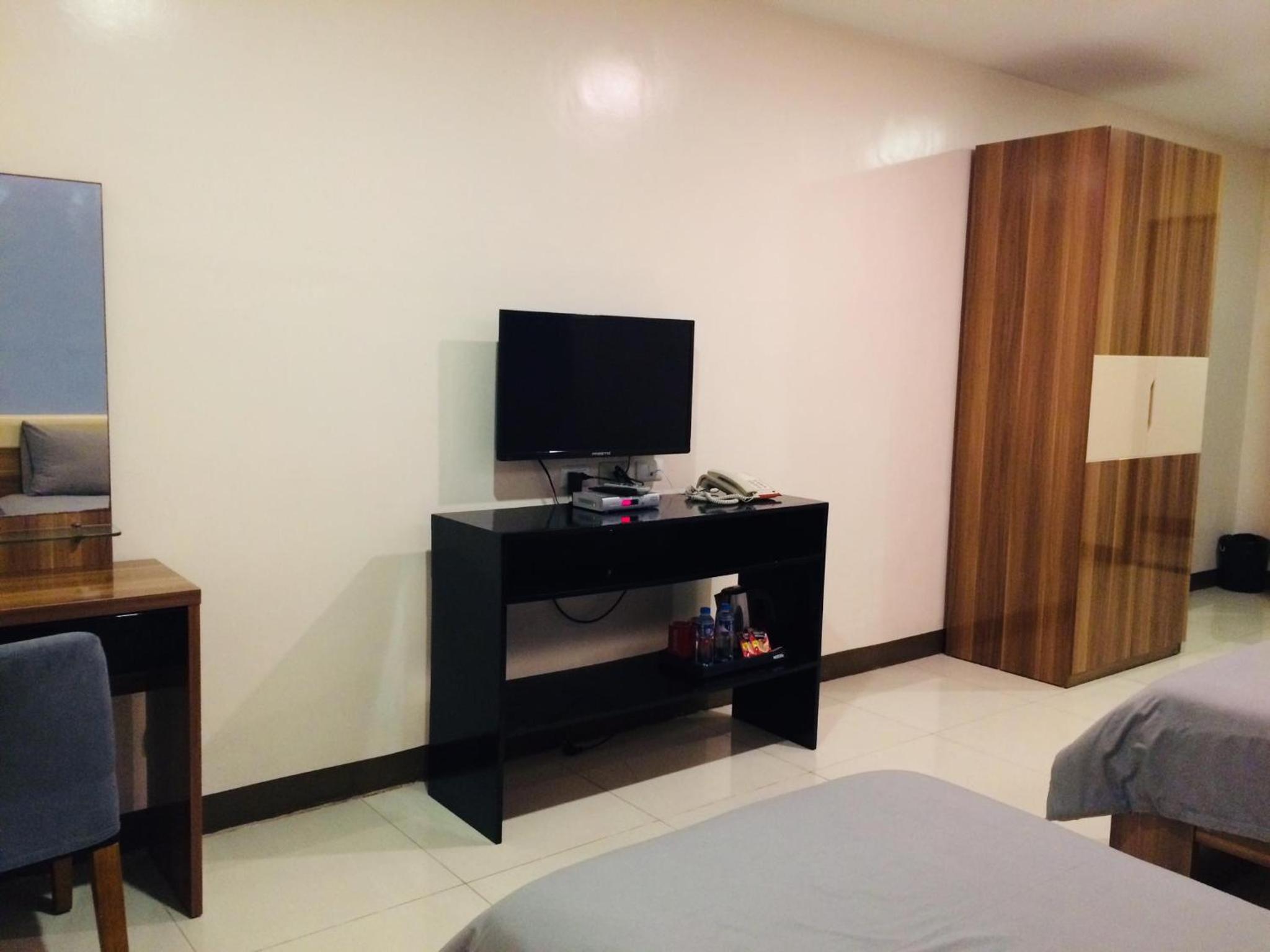Standard with One Twin Bed and 2 Adults Occupancy (Non Smoking) photo 2