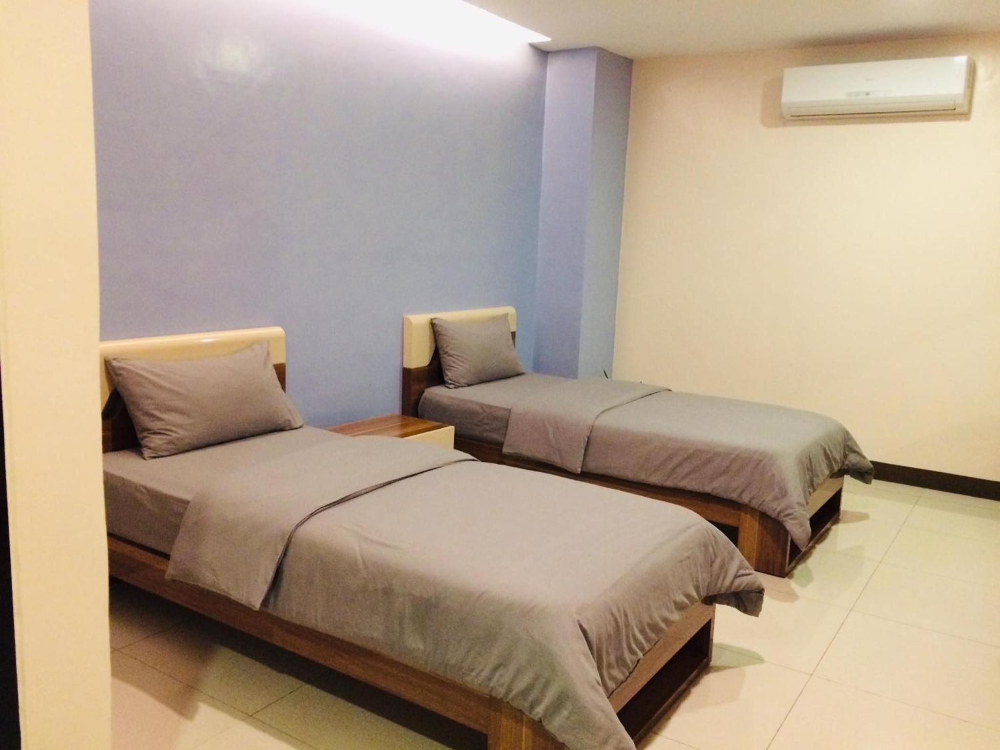 Standard with One Twin Bed and 2 Adults Occupancy (Non Smoking) photo 1