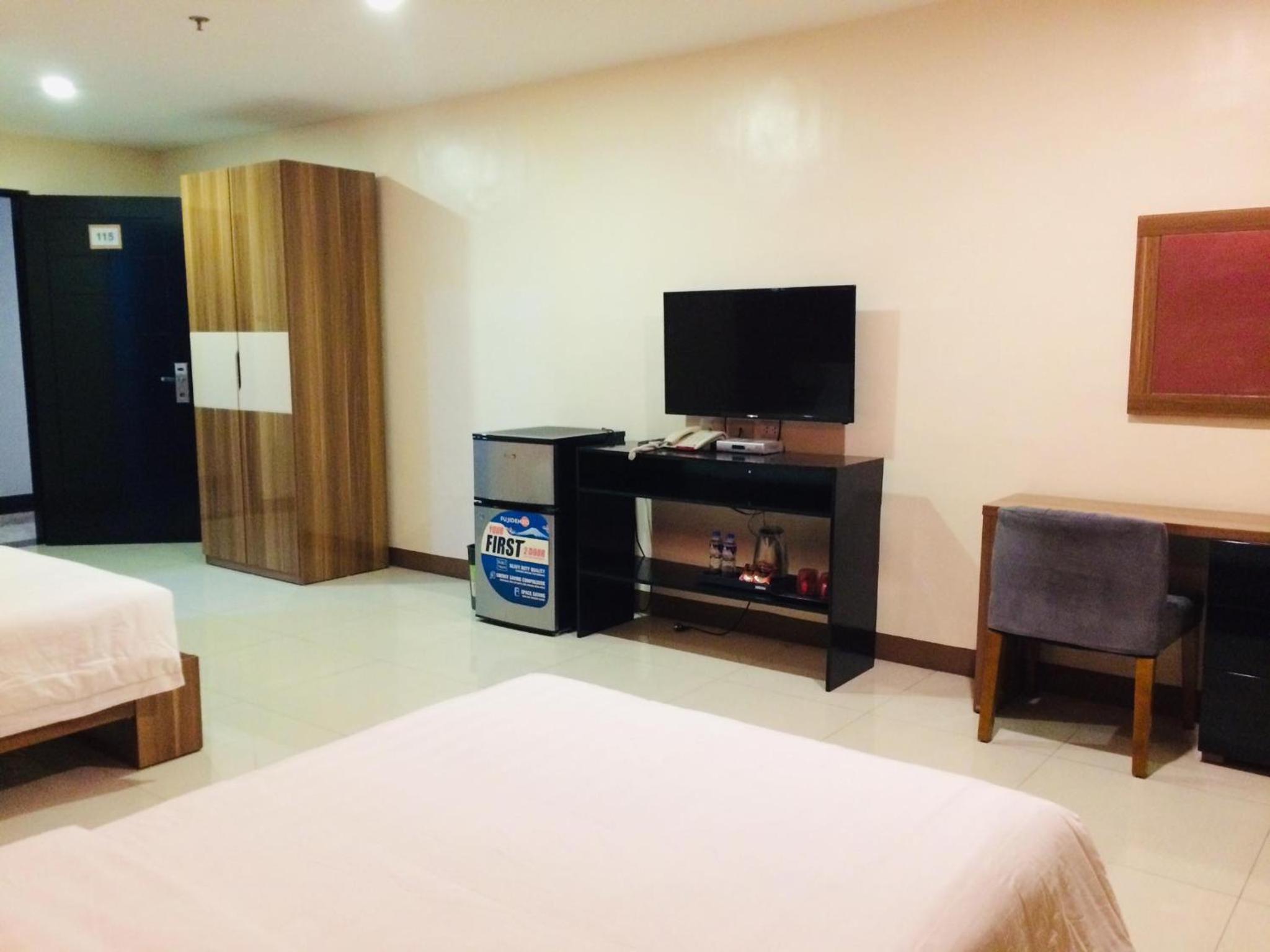 Double Room with One Twin Bed and 2 Adults Occupancy (Non Smoking) photo 3