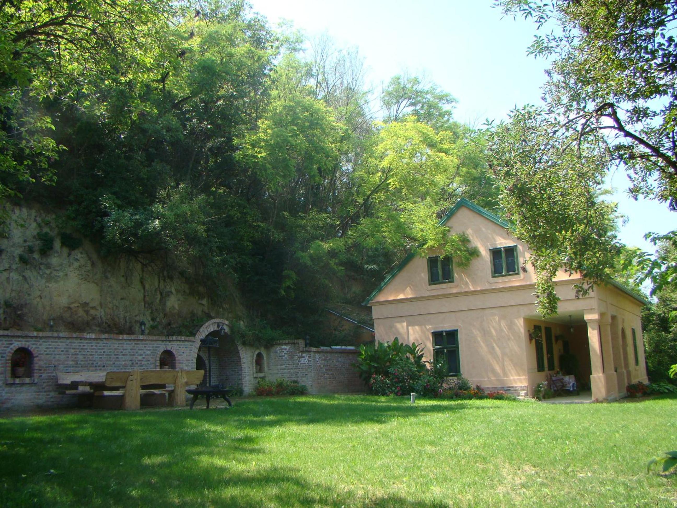Two Bedroom Country House photo 3