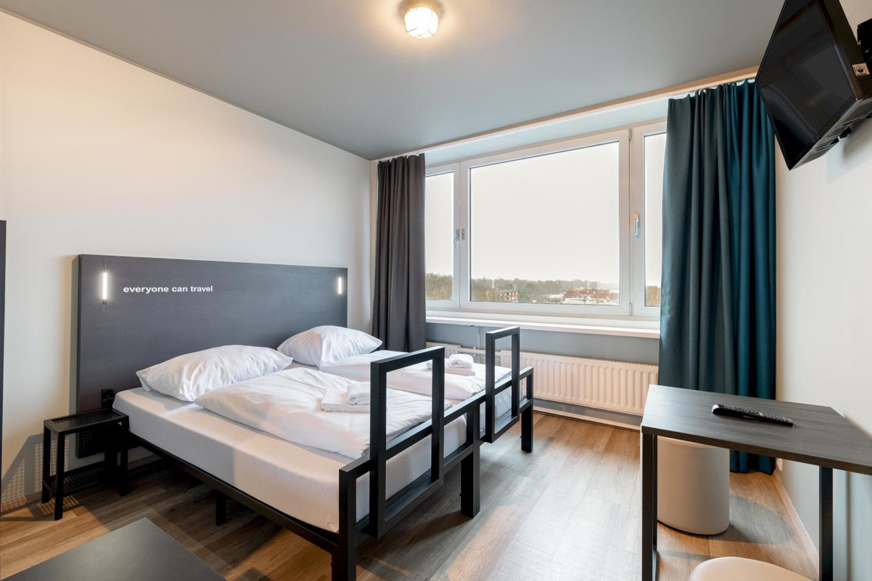 Twin Room - Photo 5