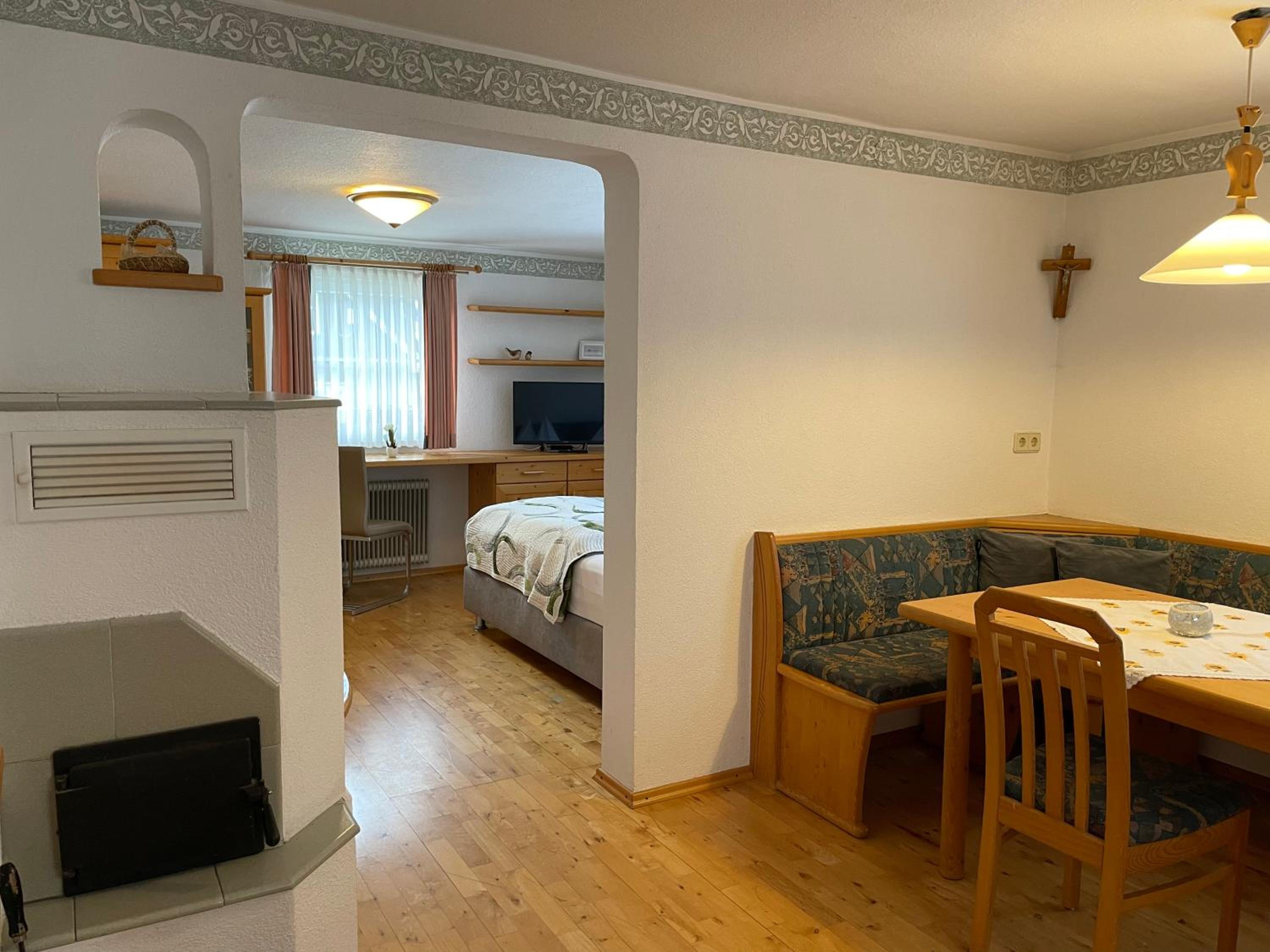 Two-Bedroom Apartment with Balcony photo 2