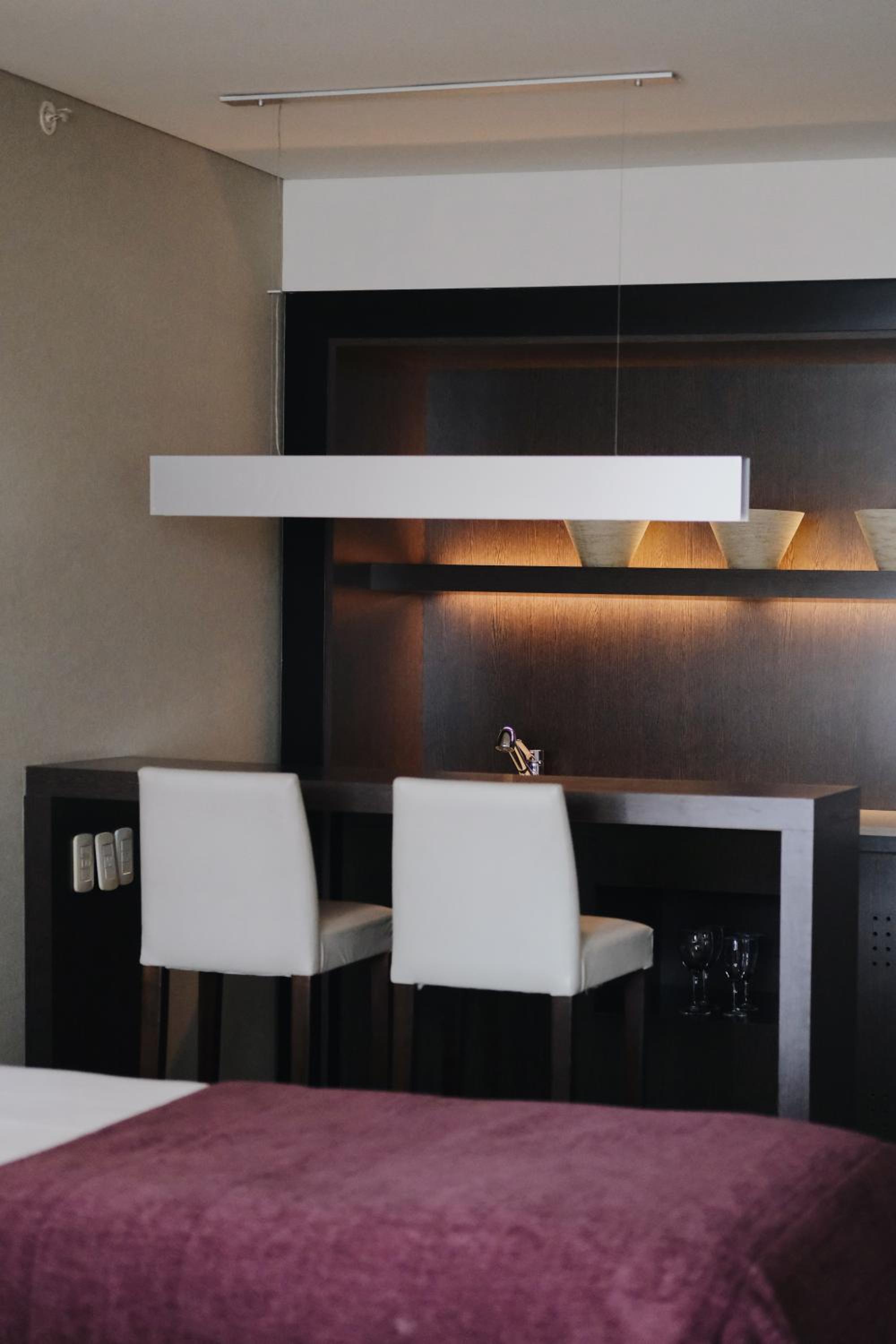 Superior Double Room thumbnail 6