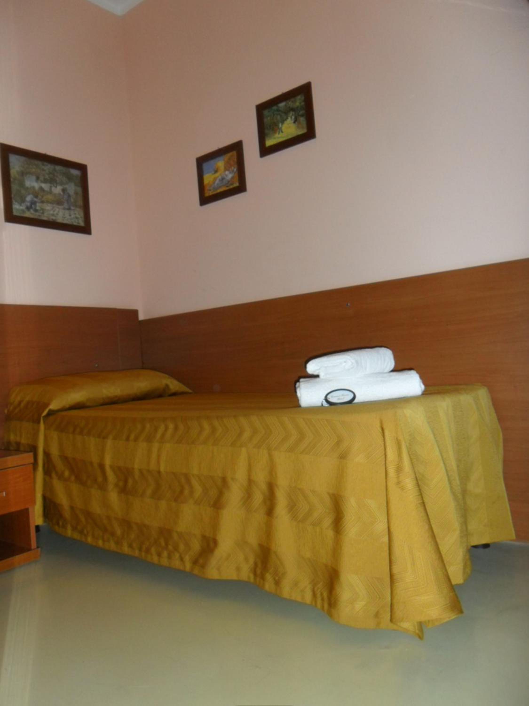 Single Room photo 1