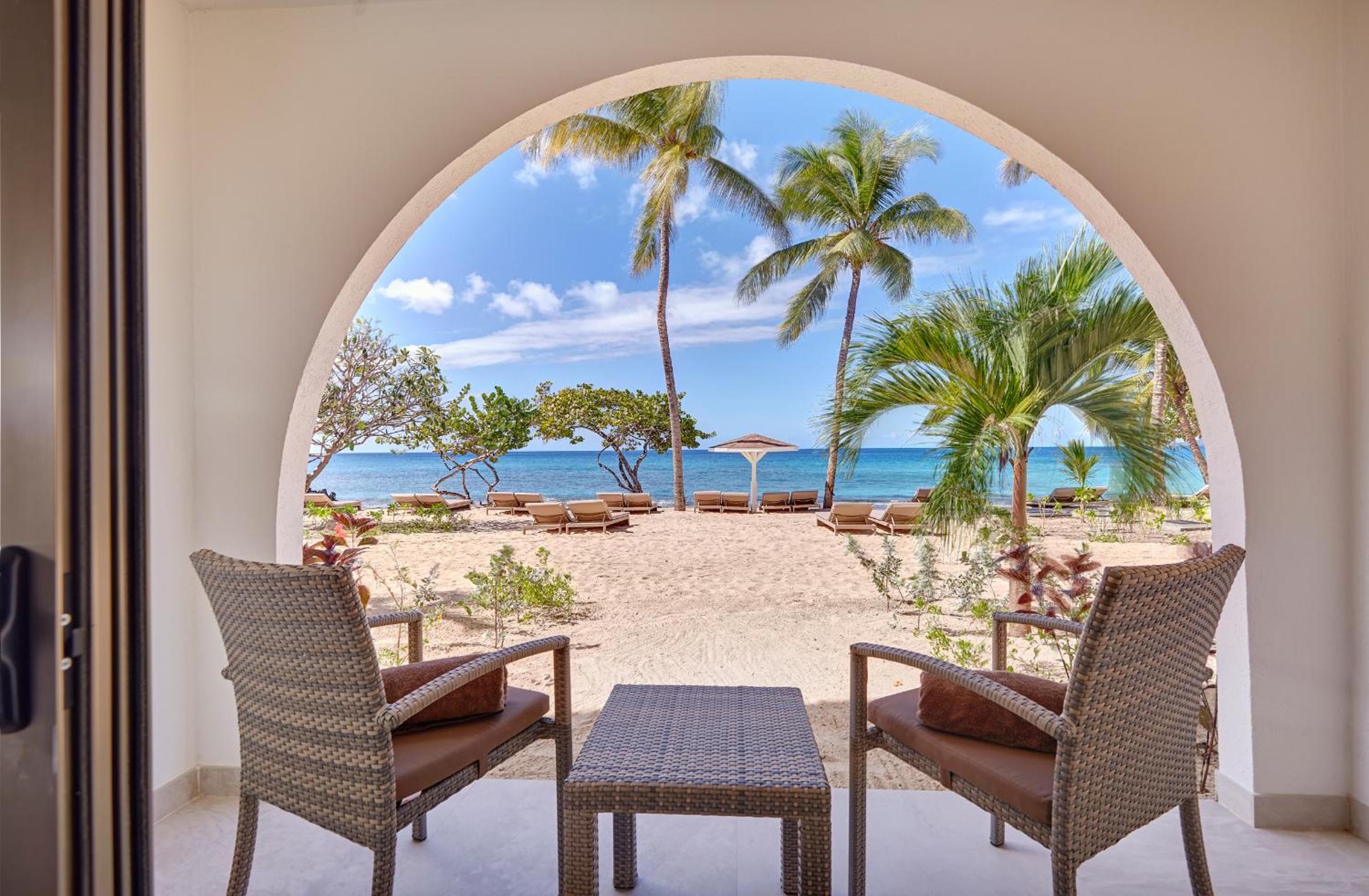  Luxury Room Ocean Front - Photo 13