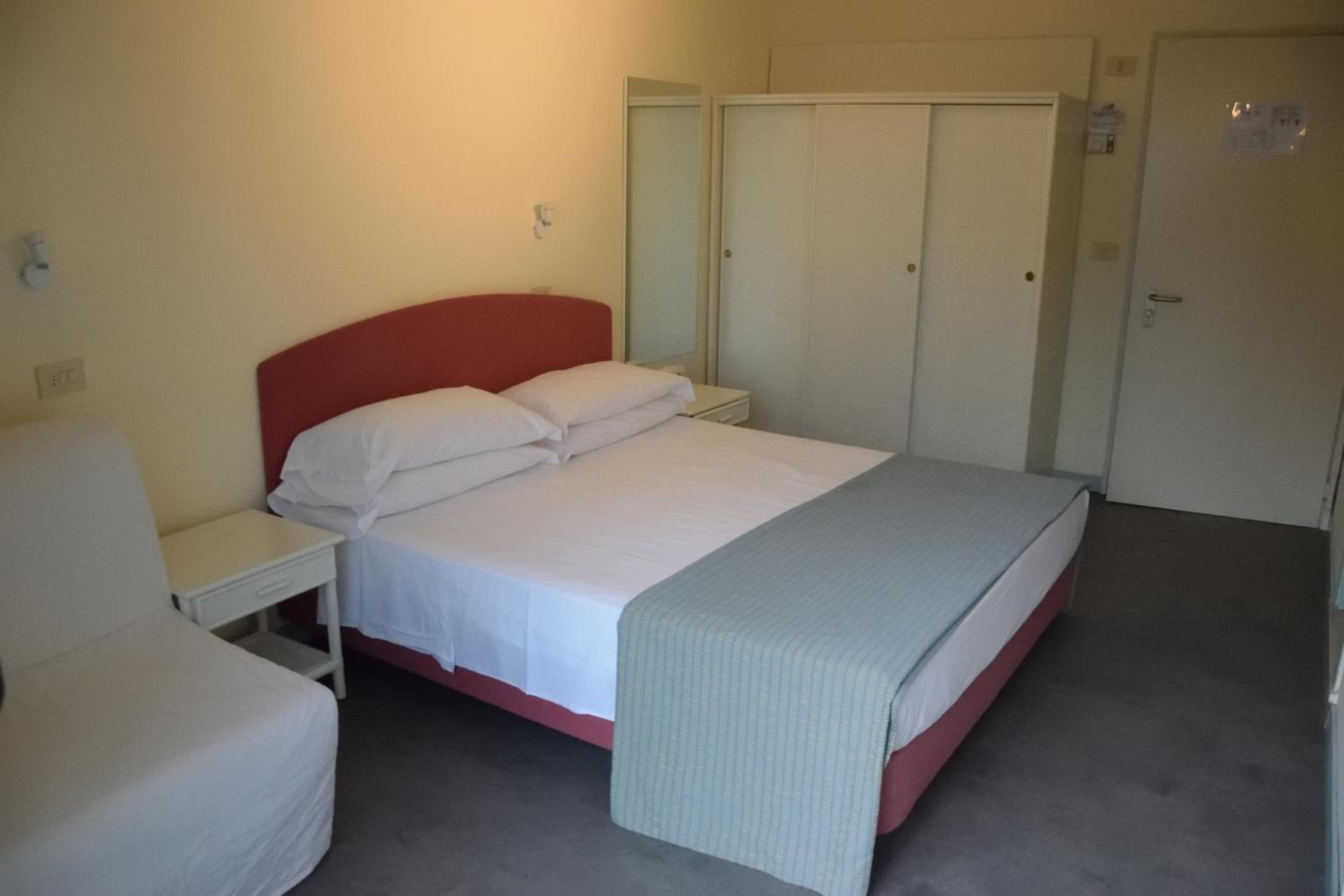 Comfort Double Room with Balcony - Photo 9