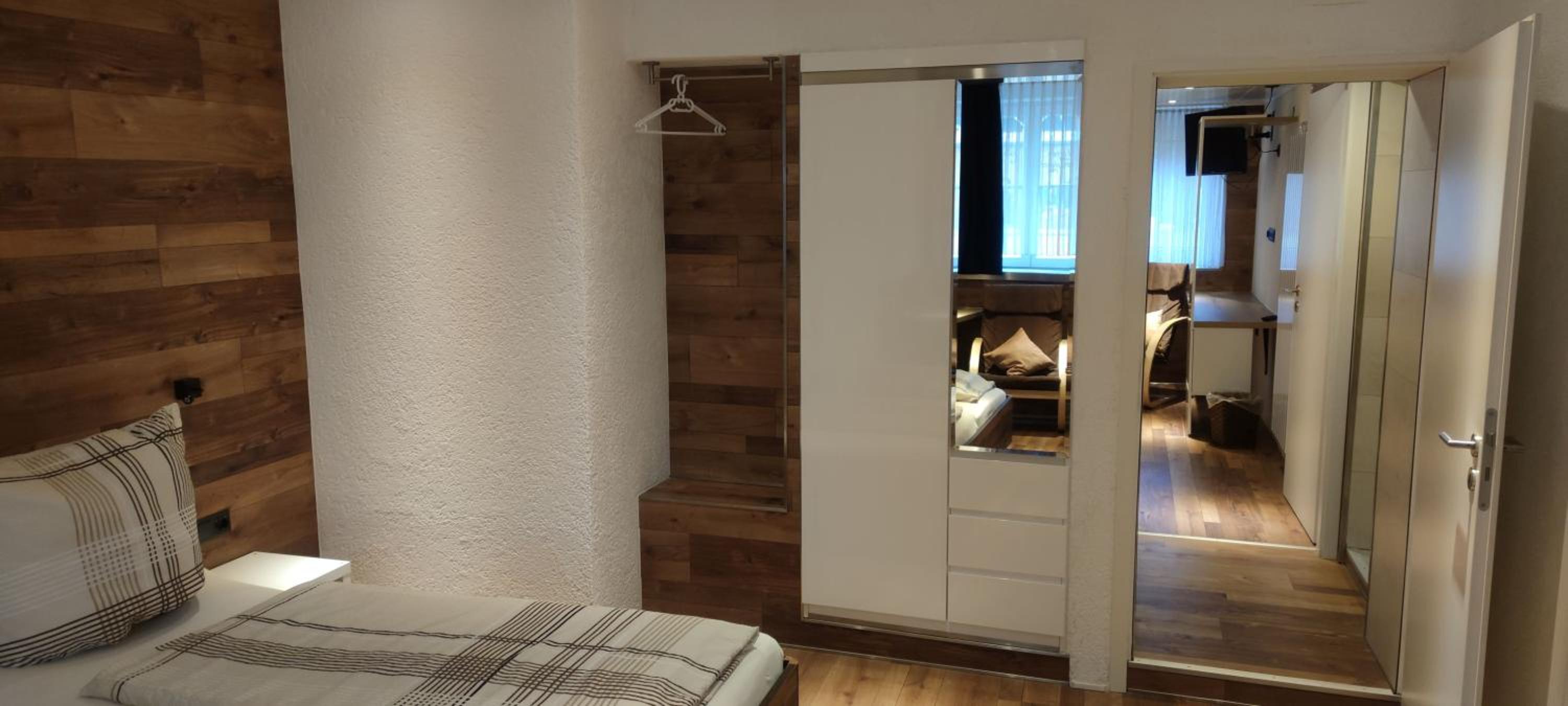 Standard Family Room - Photo 8