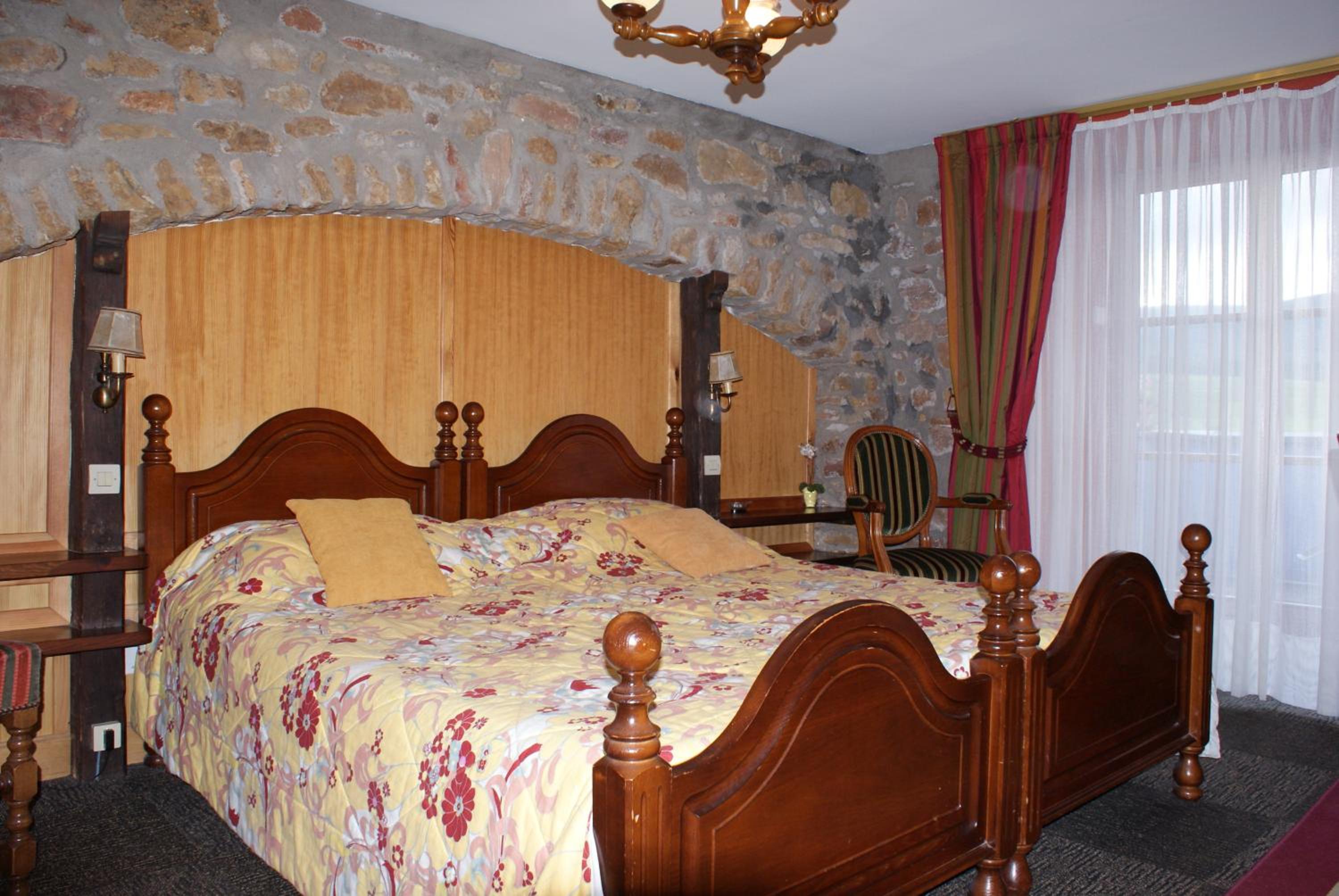 Twin Room - Photo 21