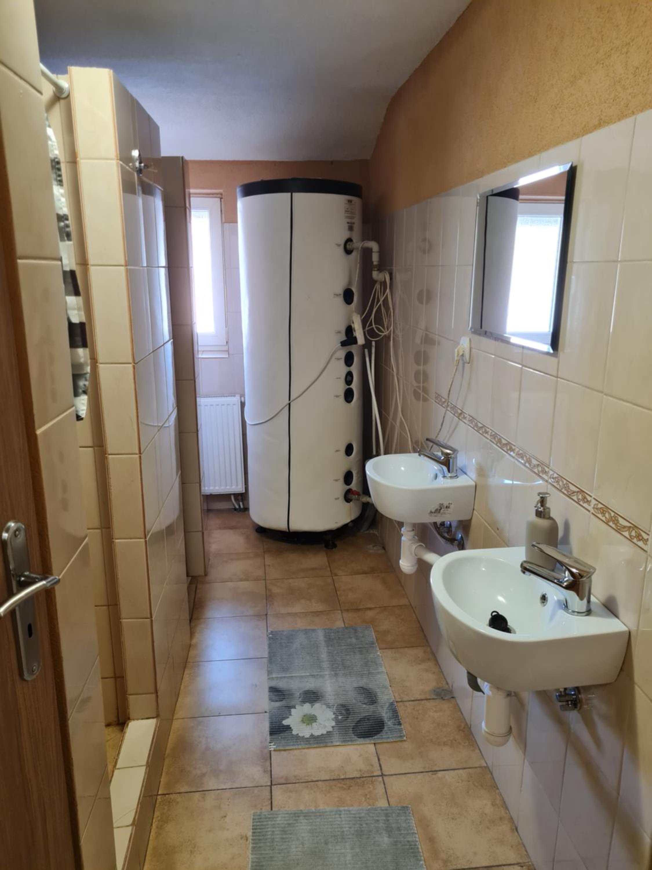 Standard Triple Room - Photo 6