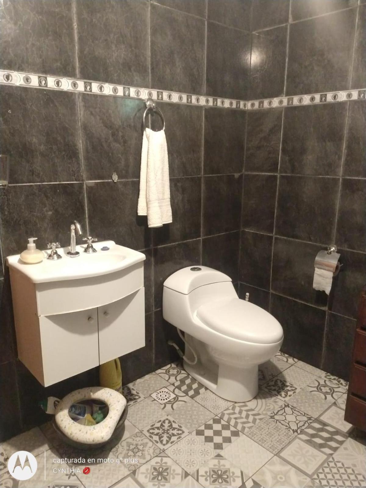 One-Bedroom House photo 2