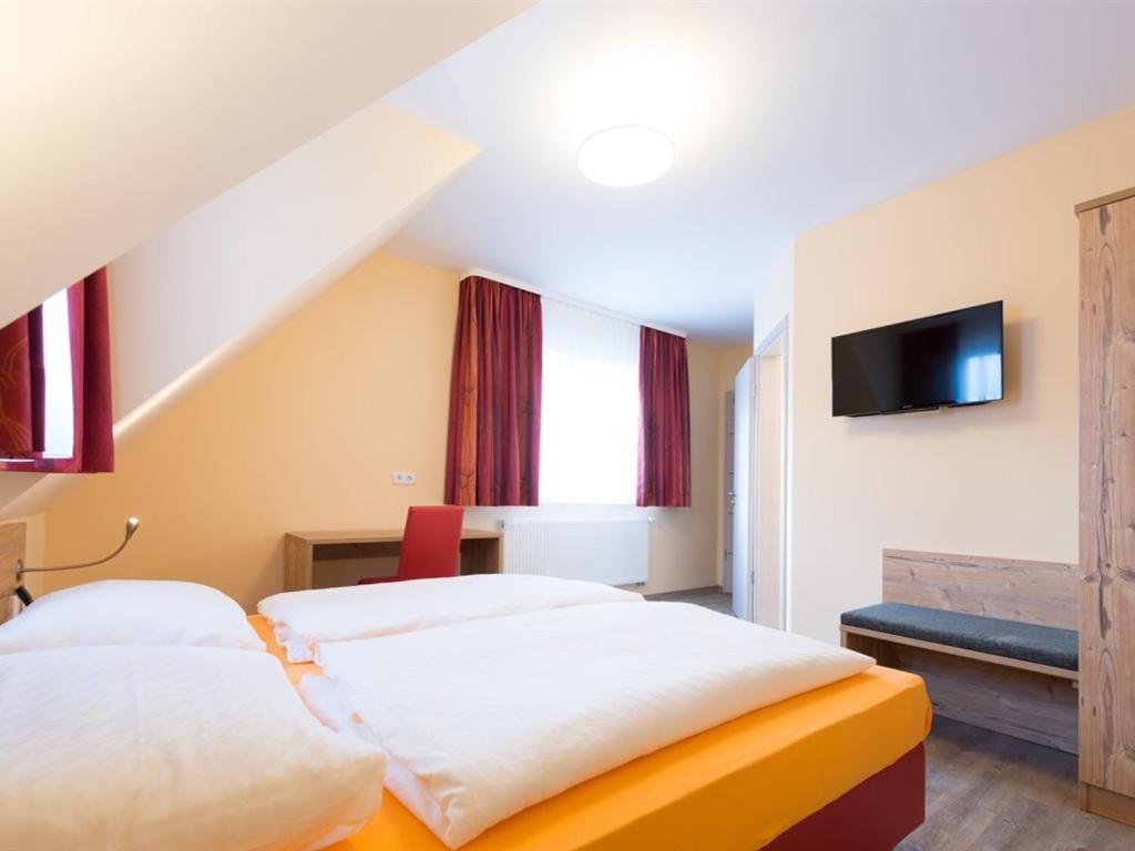 Standard Double or Twin Room photo 2
