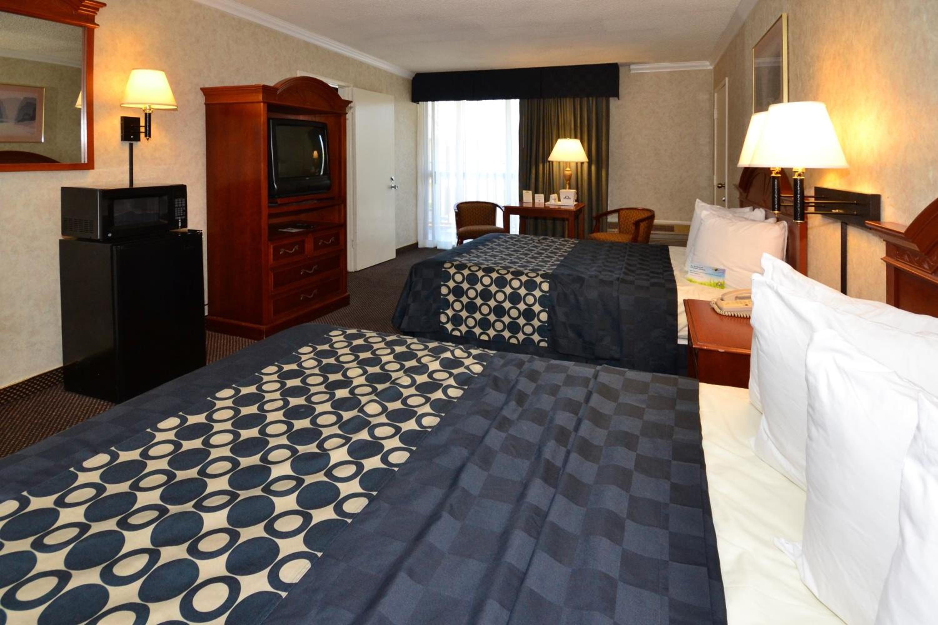 Queen Room with Two Queen Beds - Non-Smoking