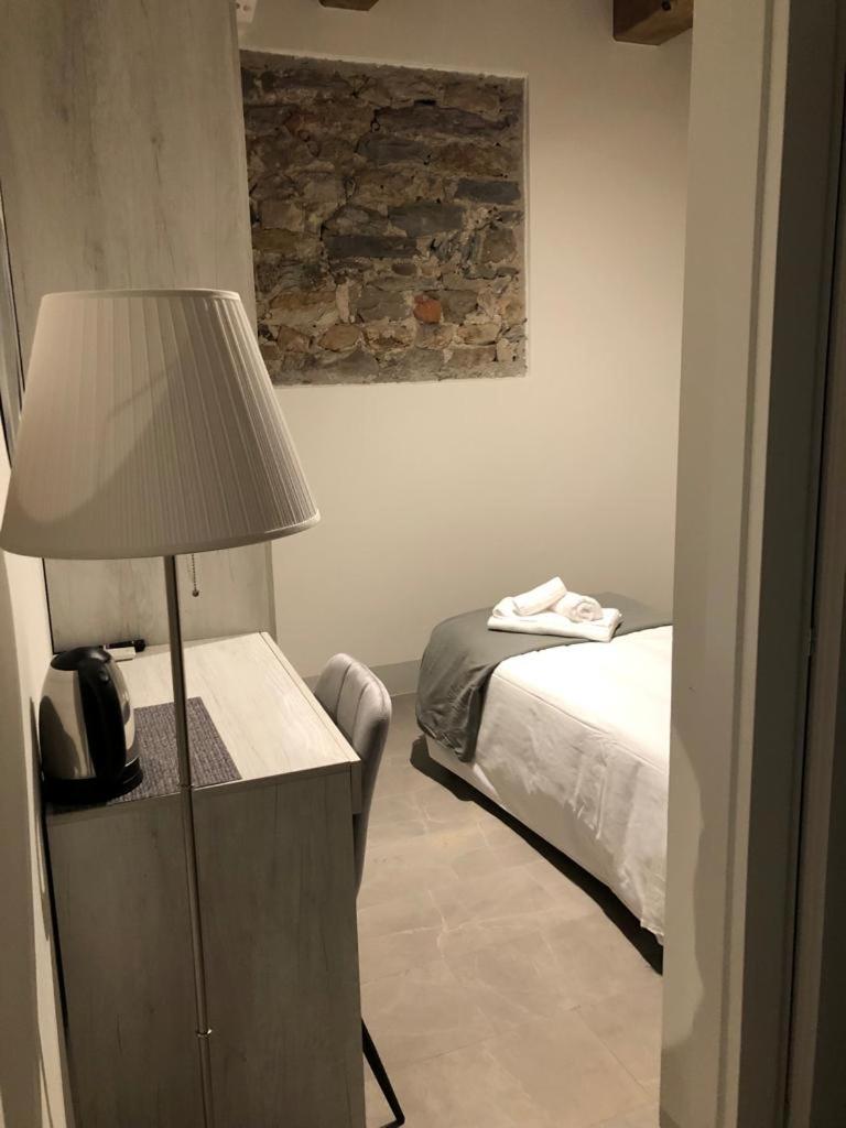 Twin Room with Private Bathroom photo 2