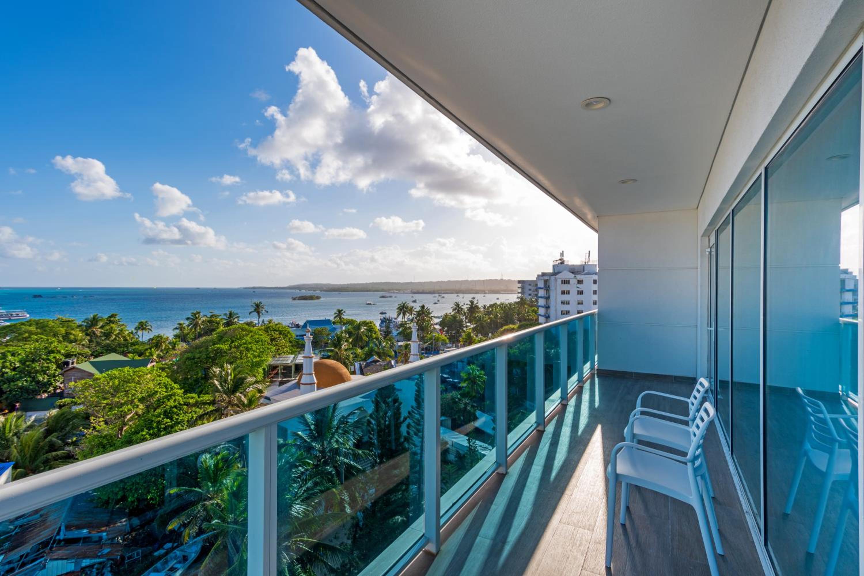 Twin Room with Balcony - Photo 5