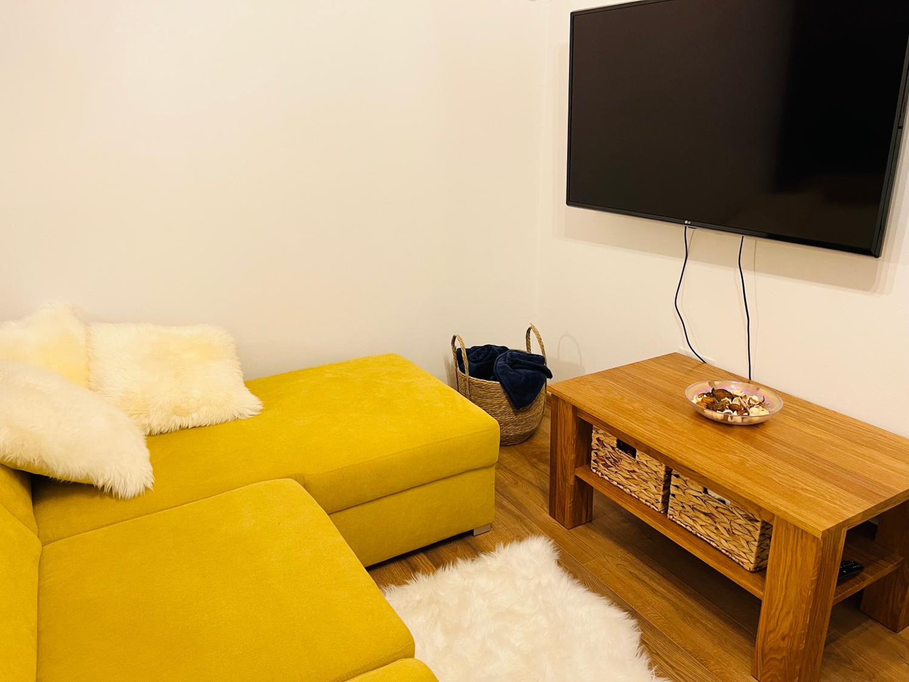 One-Bedroom Apartment - Photo 32