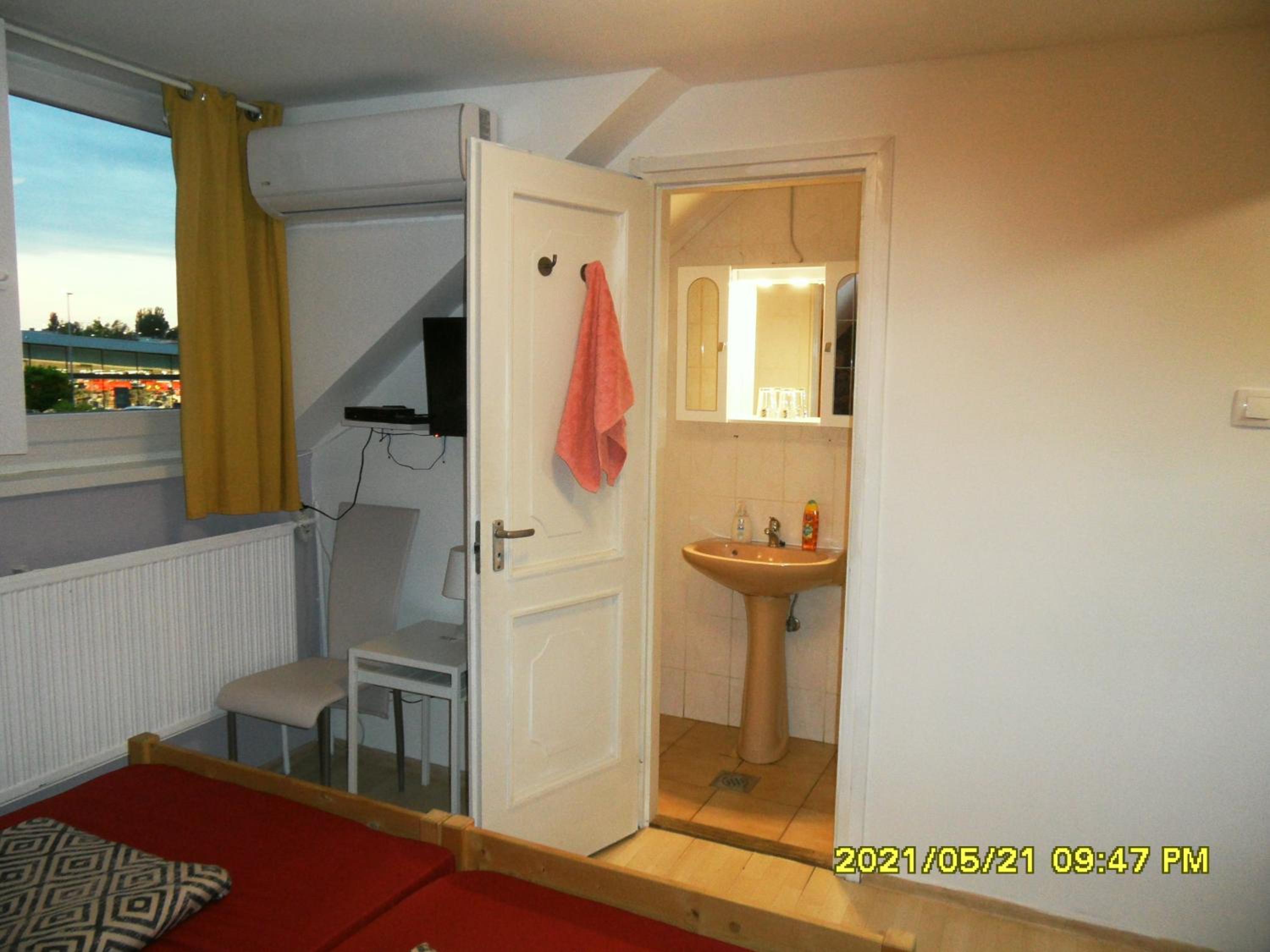 Double or Twin Room - Photo 2