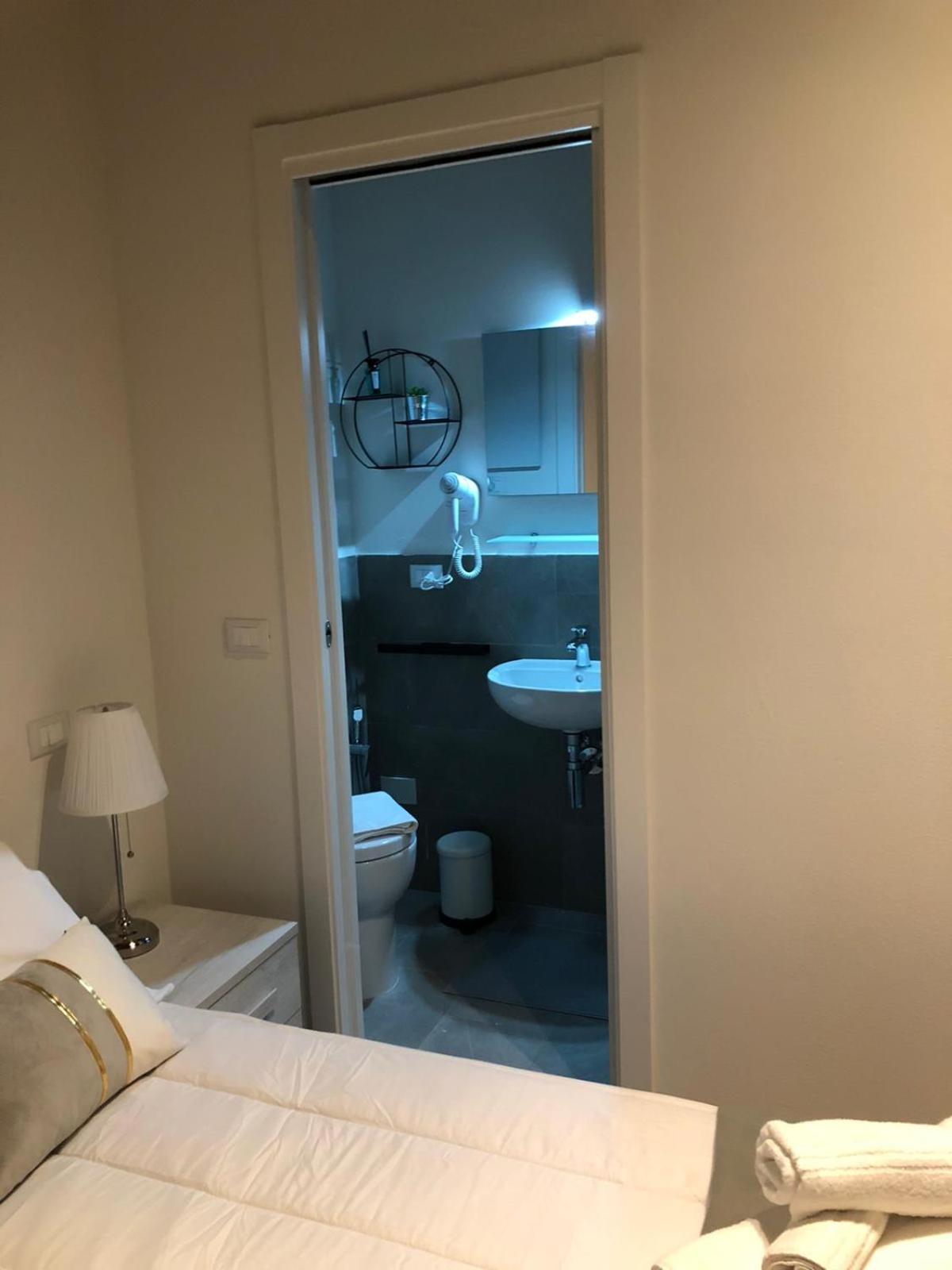 Double Room with Private Bathroom photo 3