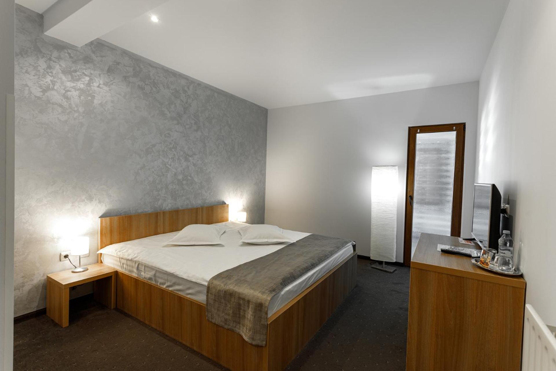 Double Room with Private Bathroom photo 1