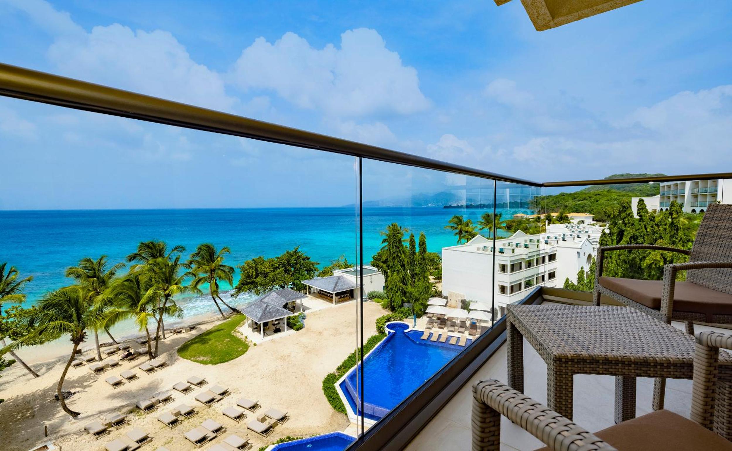  Luxury Room Ocean Front - Photo 8